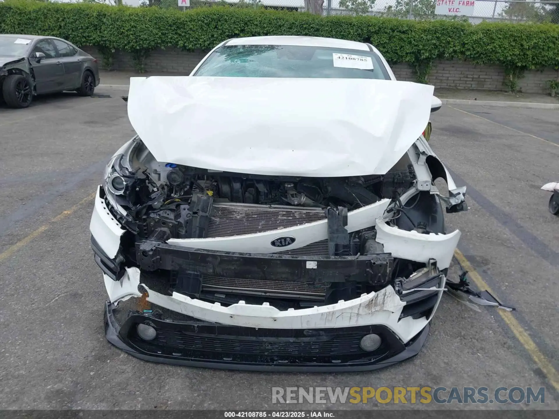 12 Photograph of a damaged car 3KPF24AD8LE185214 KIA FORTE 2020