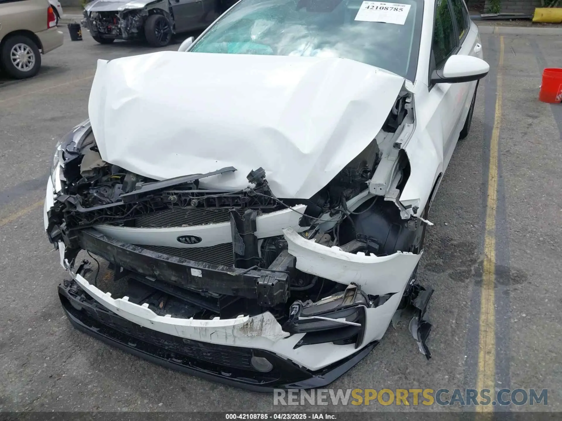 6 Photograph of a damaged car 3KPF24AD8LE185214 KIA FORTE 2020