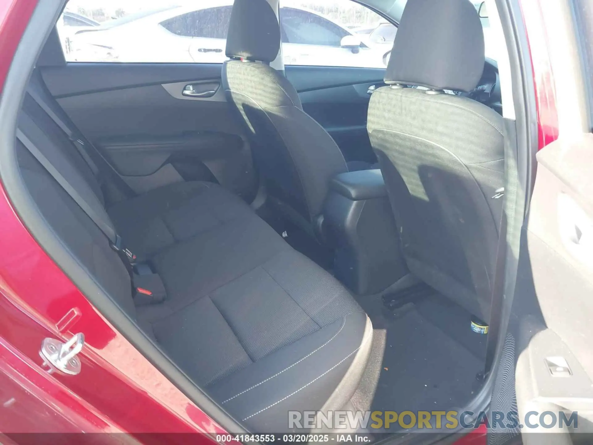 8 Photograph of a damaged car 3KPF24AD8LE212962 KIA FORTE 2020