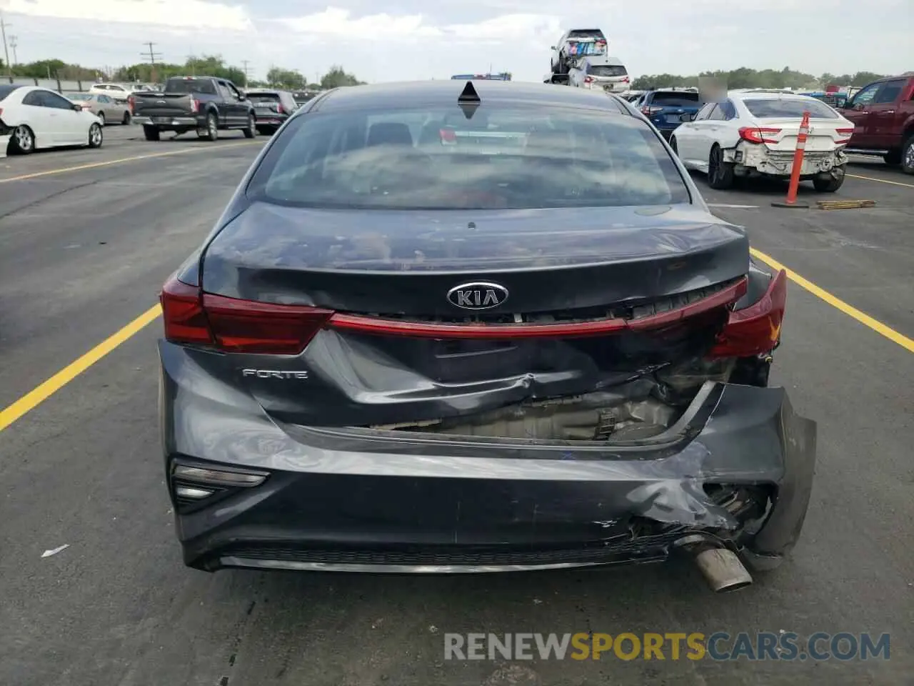 6 Photograph of a damaged car 3KPF24AD8LE213237 KIA FORTE 2020