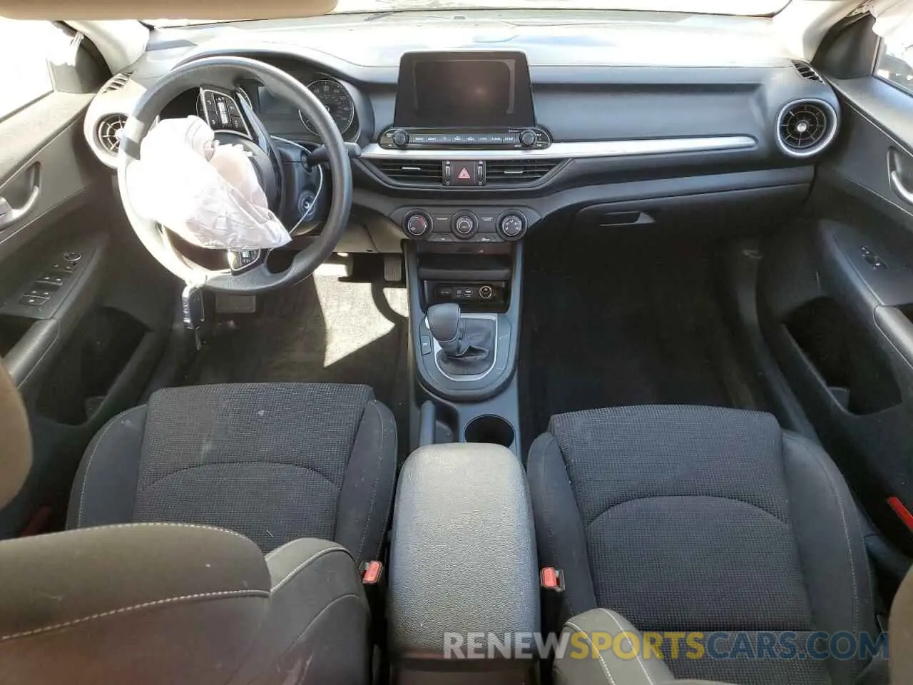8 Фотография поврежденного автомобиля 3KPF24AD8LE222374 KIA FORTE 2020