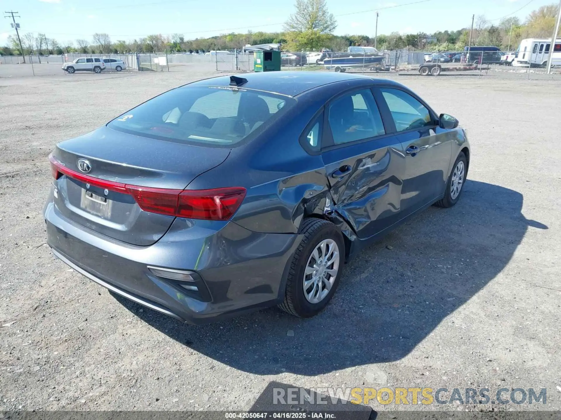 4 Photograph of a damaged car 3KPF24AD8LE225114 KIA FORTE 2020