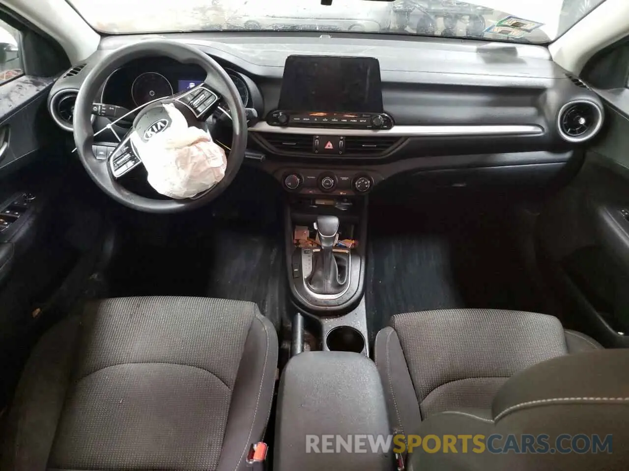8 Фотография поврежденного автомобиля 3KPF24AD8LE240261 KIA FORTE 2020