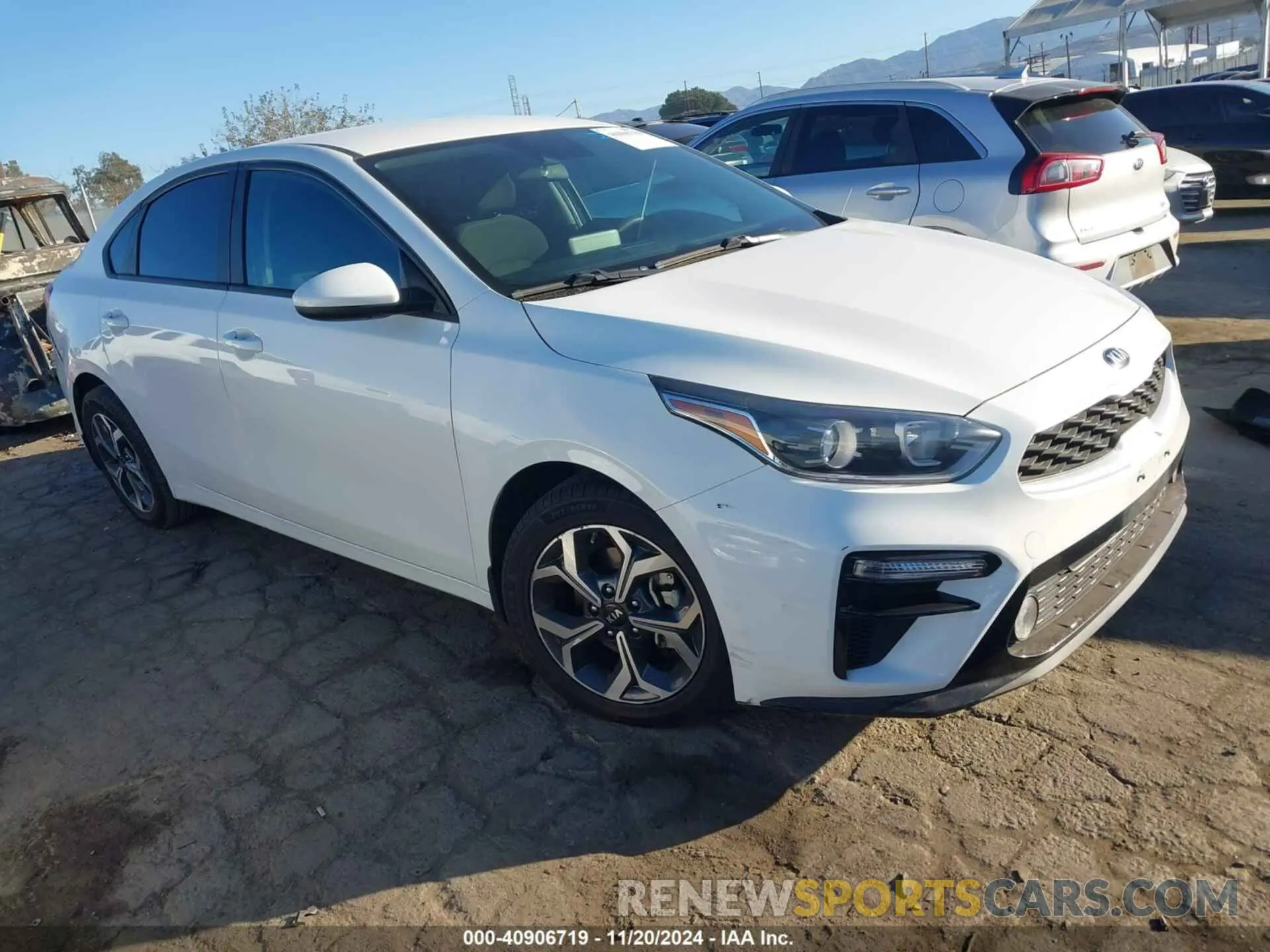 1 Photograph of a damaged car 3KPF24AD8LE246822 KIA FORTE 2020