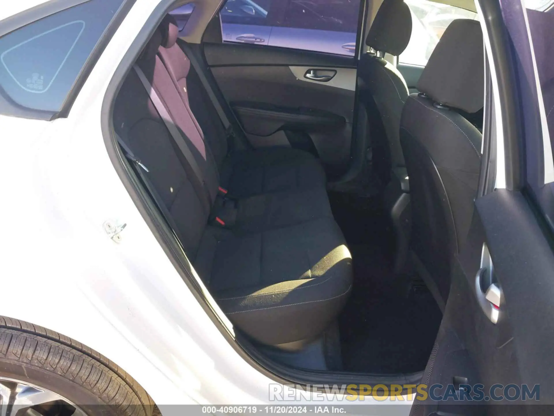 8 Photograph of a damaged car 3KPF24AD8LE246822 KIA FORTE 2020