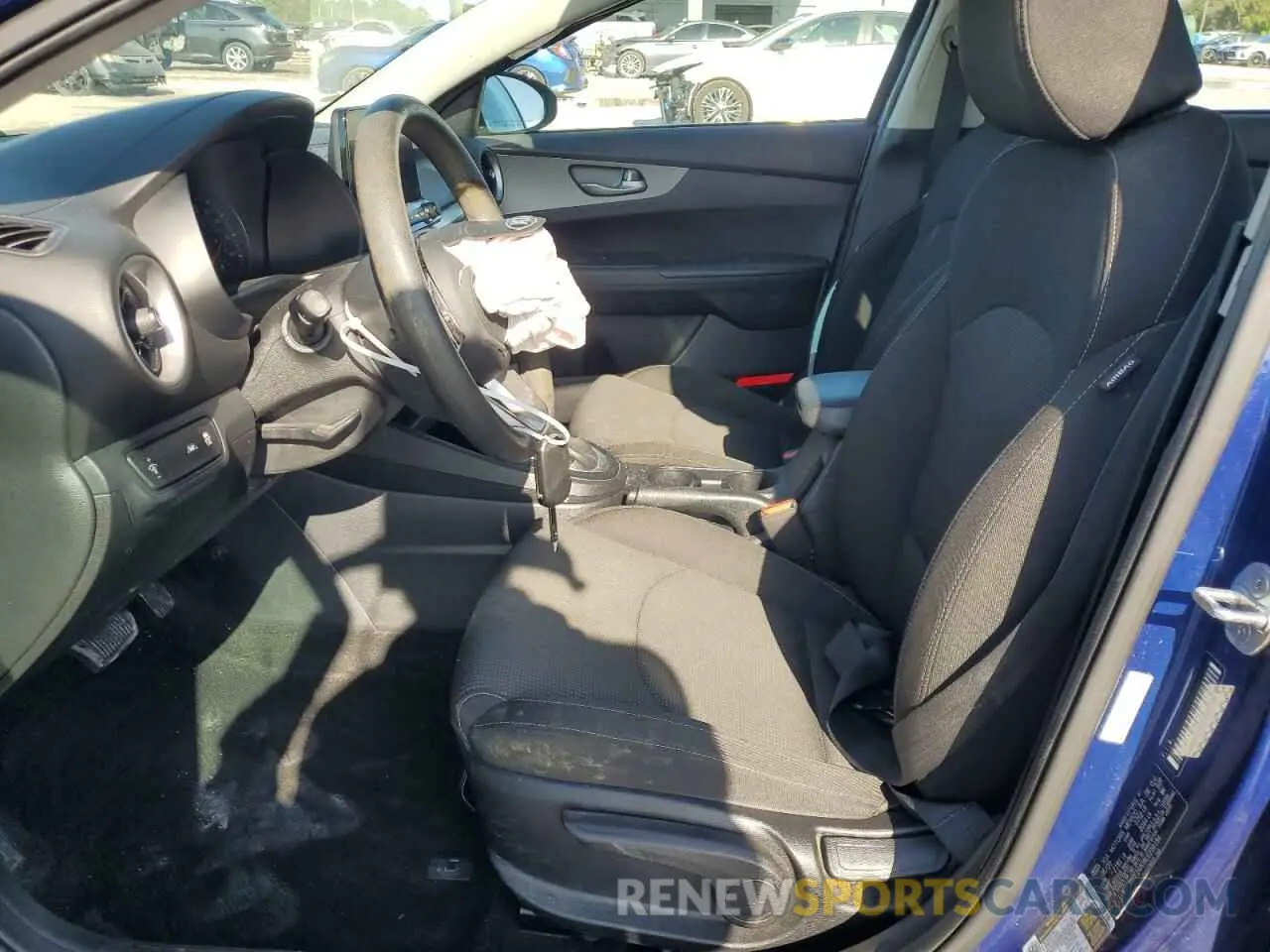 7 Photograph of a damaged car 3KPF24AD8LE256184 KIA FORTE 2020