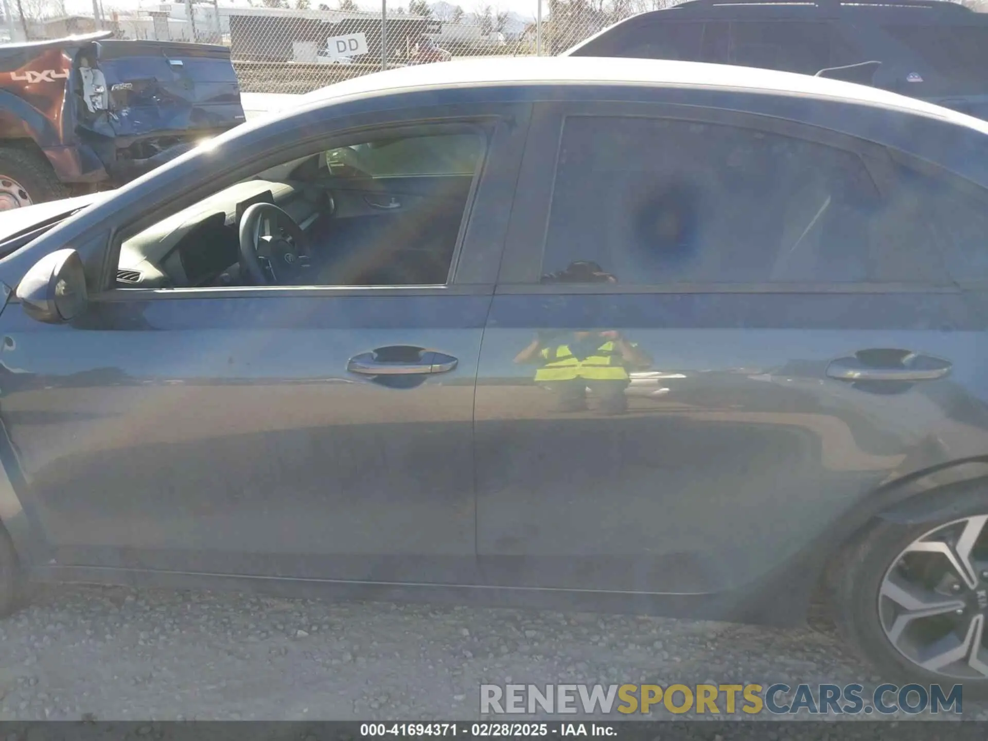 15 Photograph of a damaged car 3KPF24AD9LE140993 KIA FORTE 2020