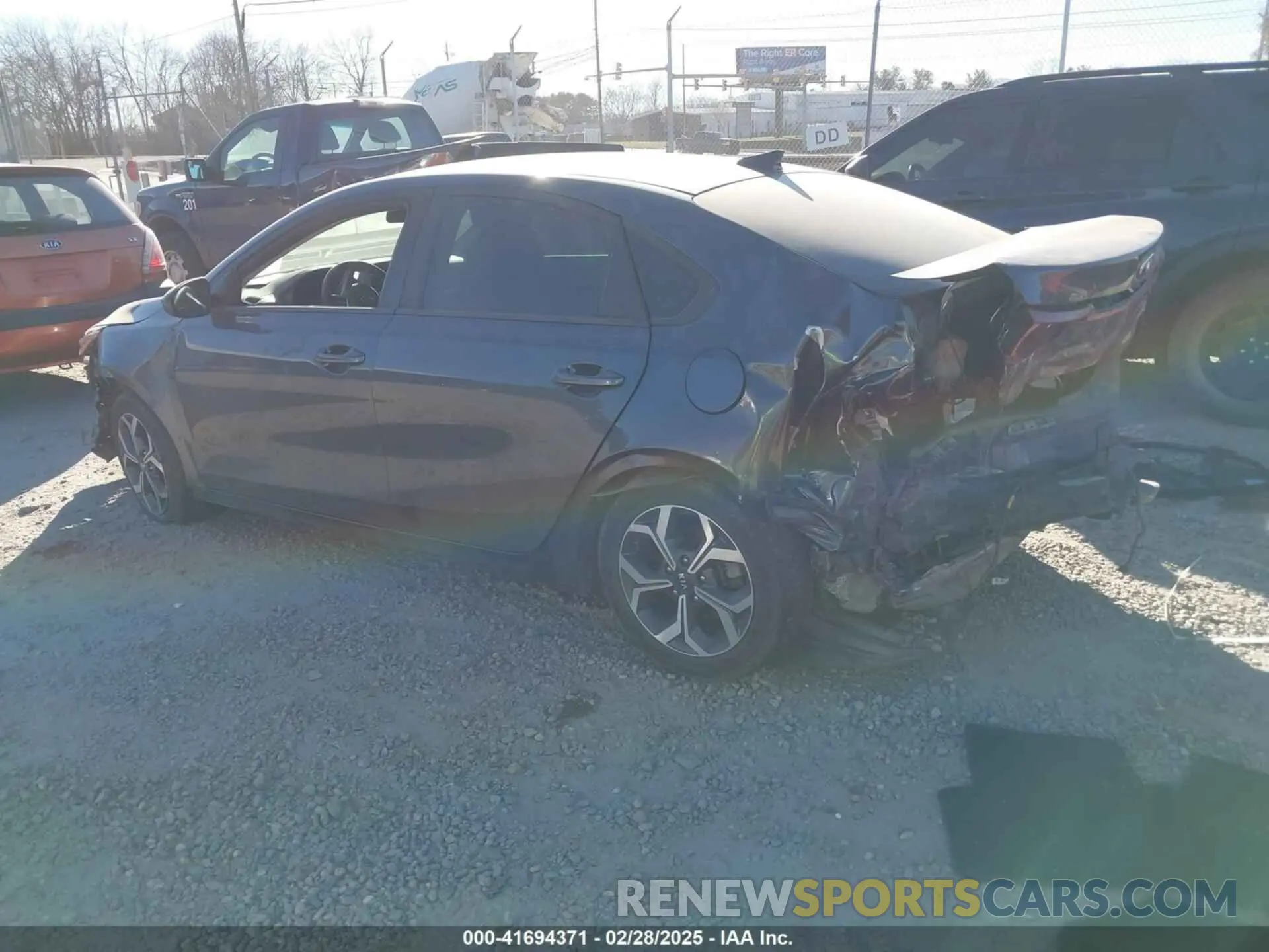 3 Photograph of a damaged car 3KPF24AD9LE140993 KIA FORTE 2020