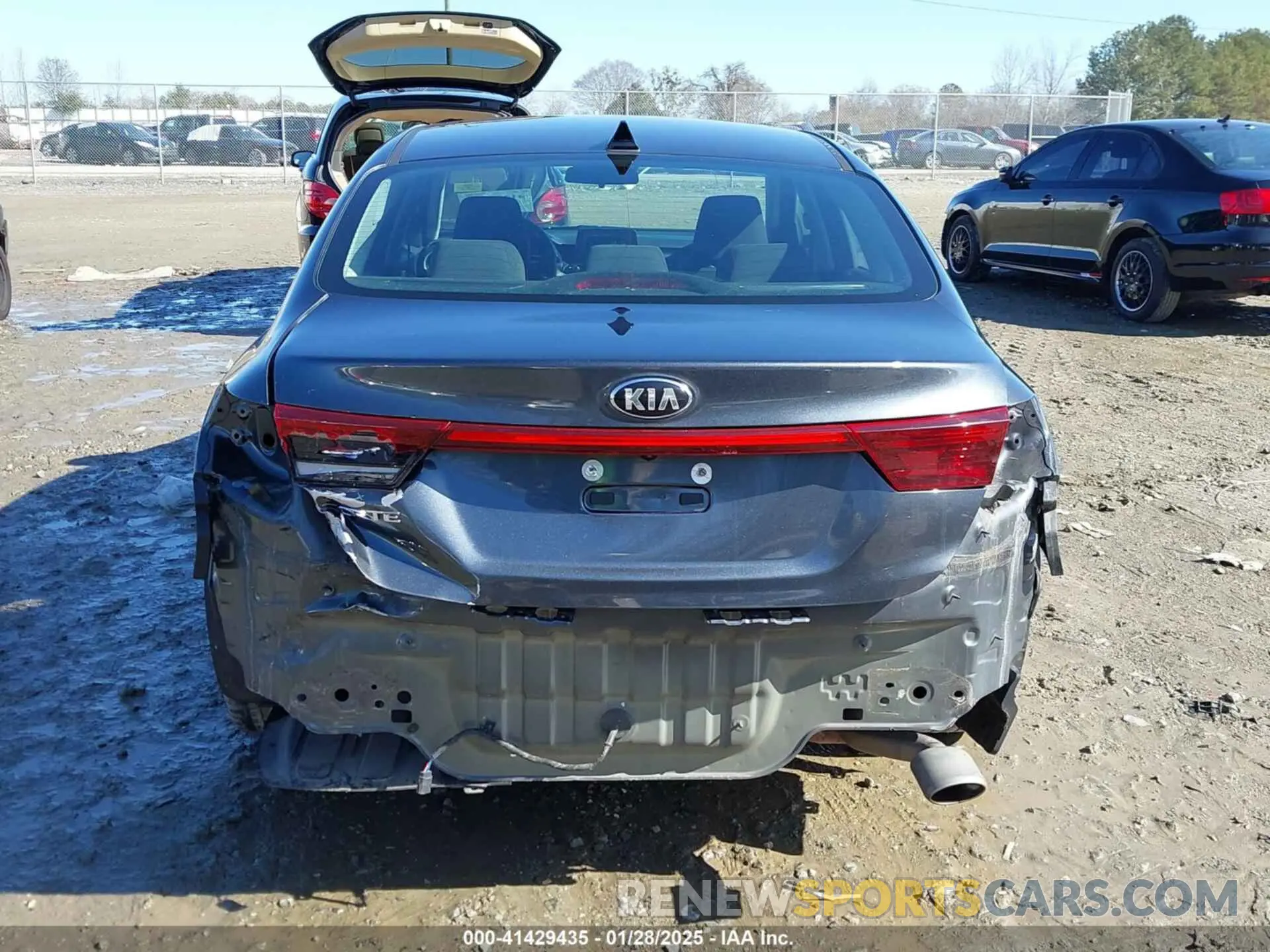 17 Фотография поврежденного автомобиля 3KPF24AD9LE142503 KIA FORTE 2020