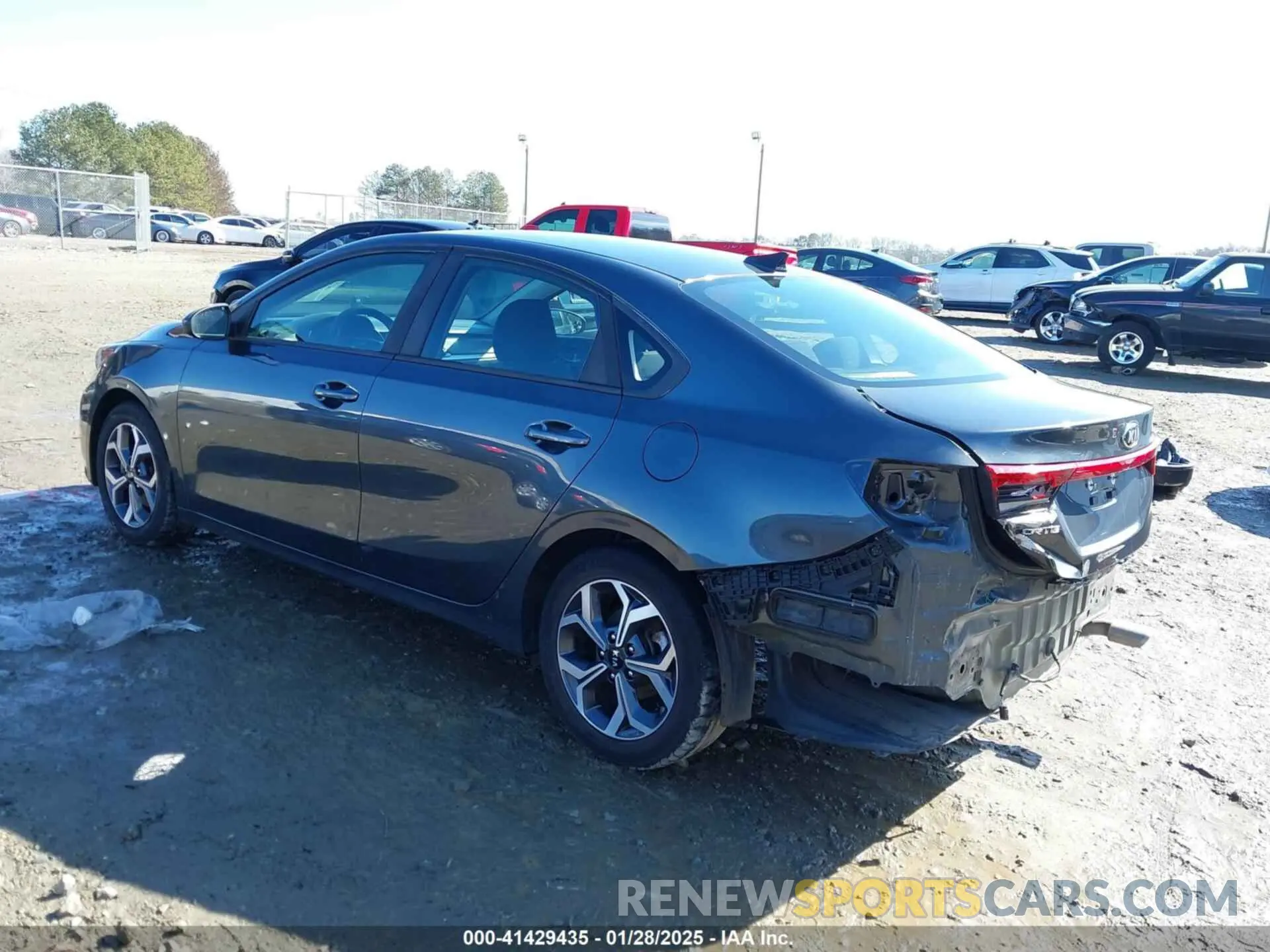 3 Фотография поврежденного автомобиля 3KPF24AD9LE142503 KIA FORTE 2020