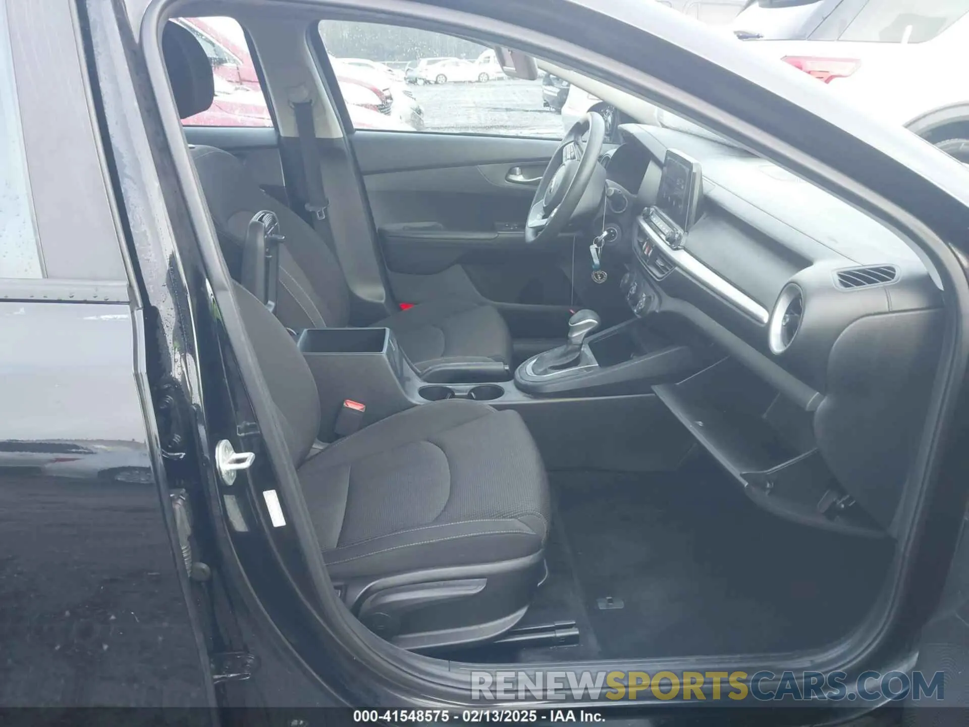 5 Photograph of a damaged car 3KPF24AD9LE150116 KIA FORTE 2020