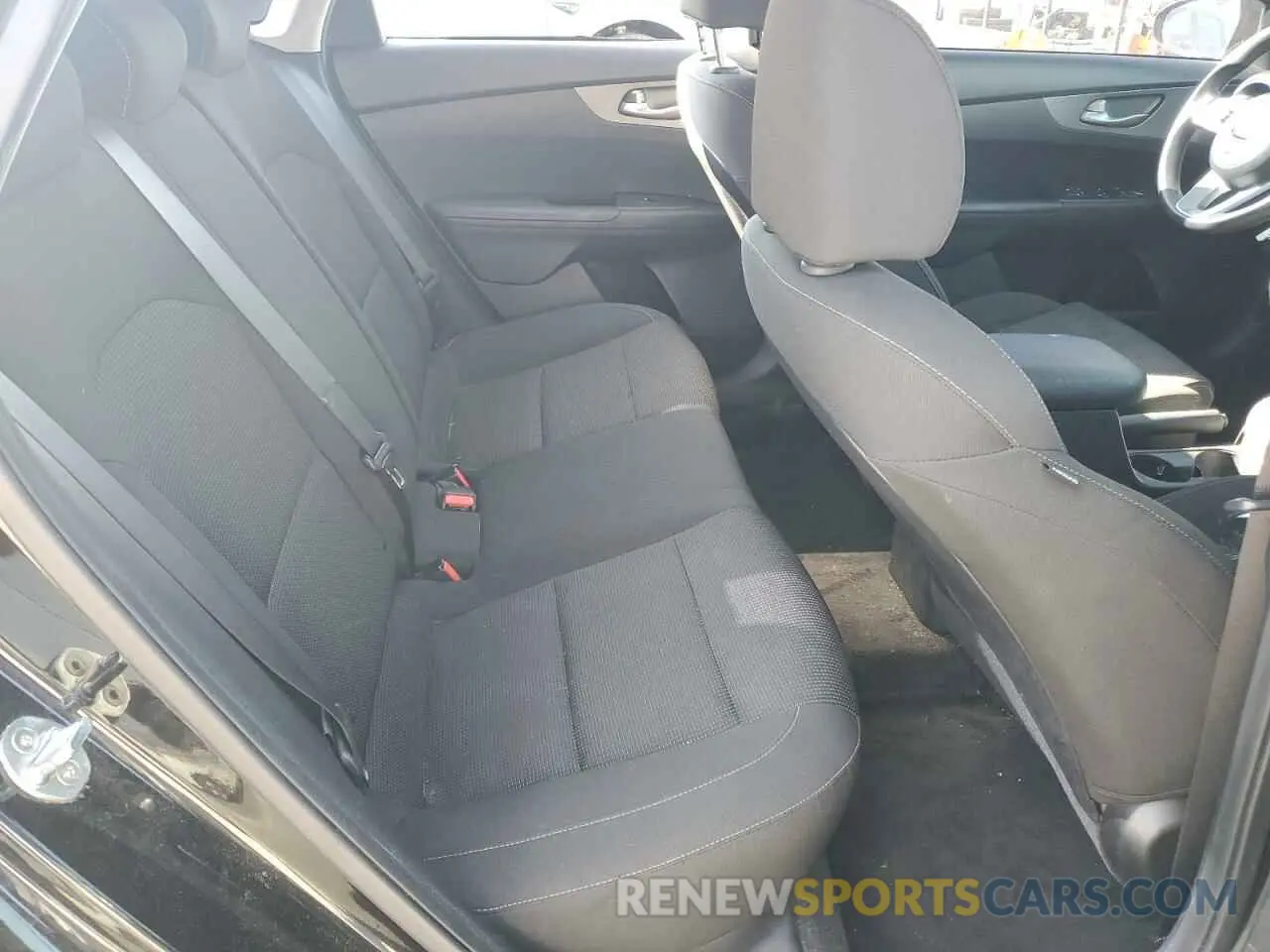 10 Photograph of a damaged car 3KPF24AD9LE150794 KIA FORTE 2020