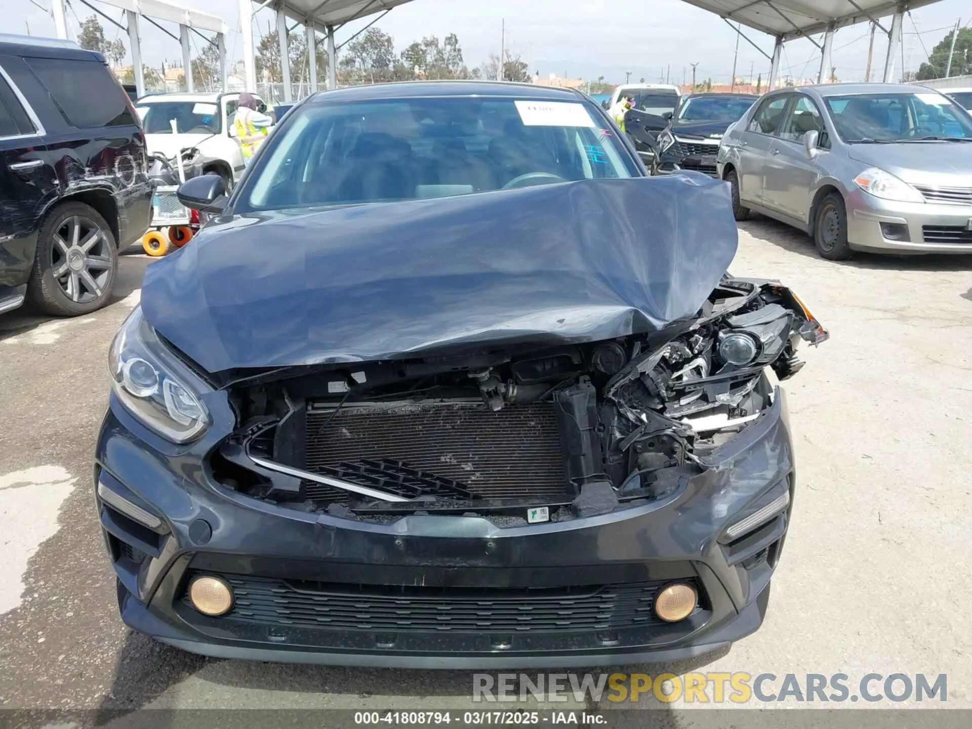 12 Photograph of a damaged car 3KPF24AD9LE165263 KIA FORTE 2020