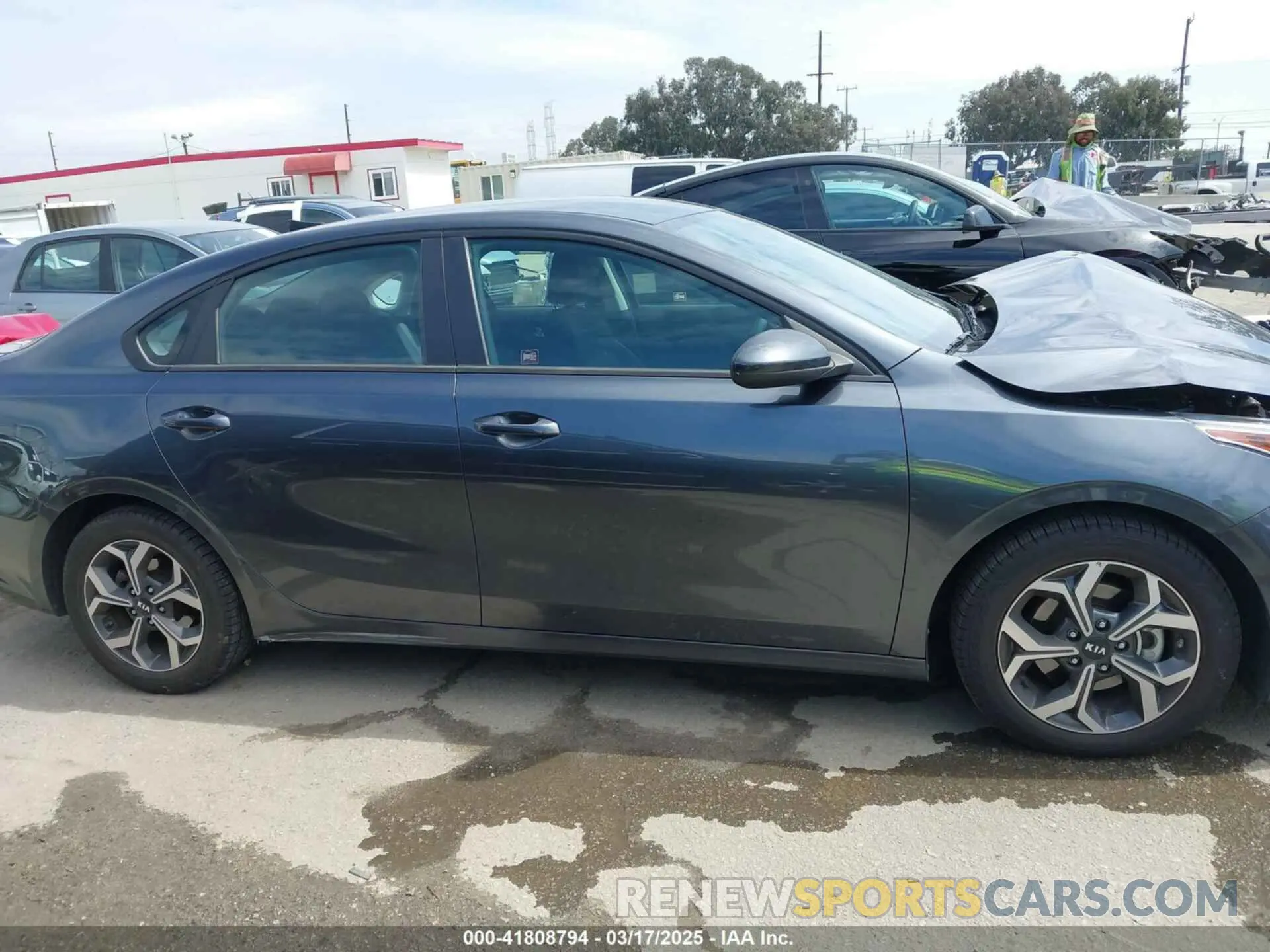 13 Photograph of a damaged car 3KPF24AD9LE165263 KIA FORTE 2020