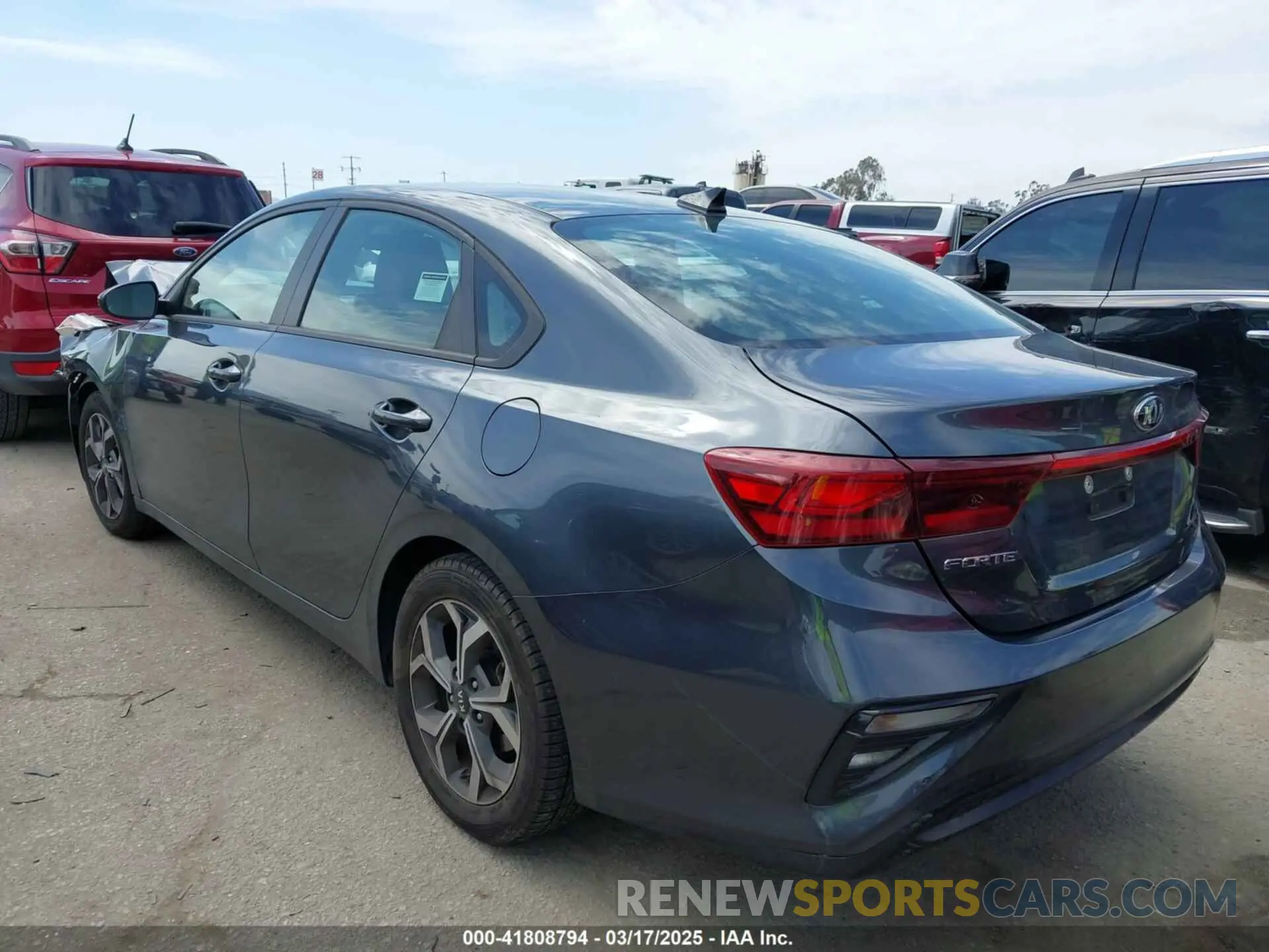 3 Photograph of a damaged car 3KPF24AD9LE165263 KIA FORTE 2020