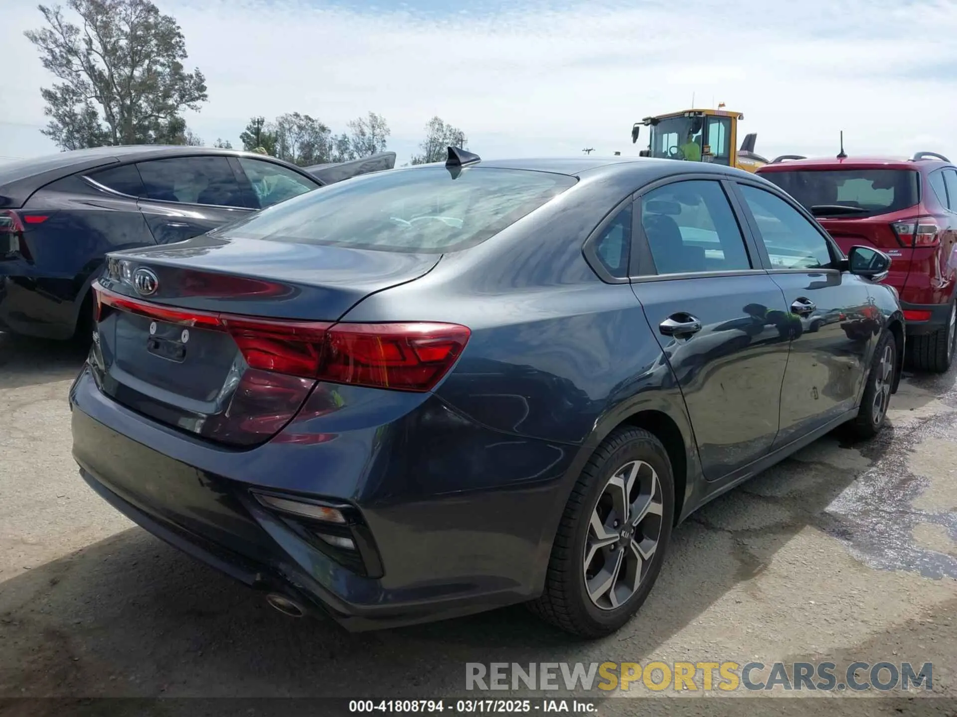 4 Photograph of a damaged car 3KPF24AD9LE165263 KIA FORTE 2020