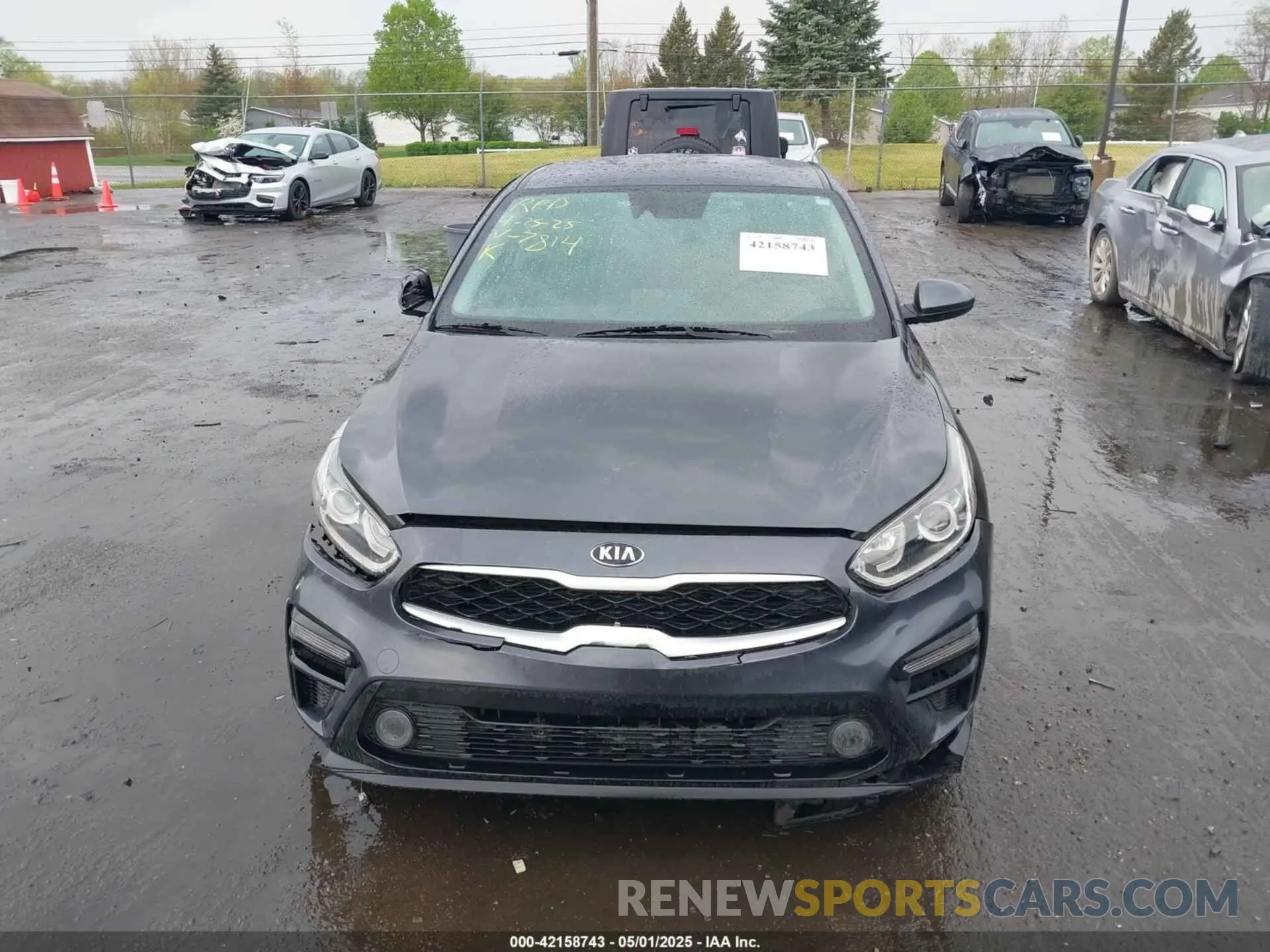 12 Photograph of a damaged car 3KPF24AD9LE187814 KIA FORTE 2020