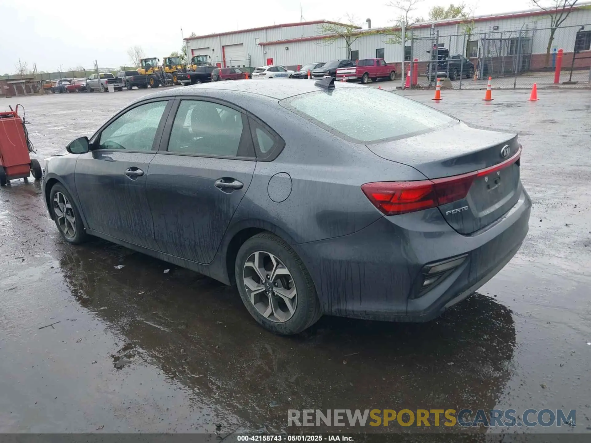 3 Photograph of a damaged car 3KPF24AD9LE187814 KIA FORTE 2020