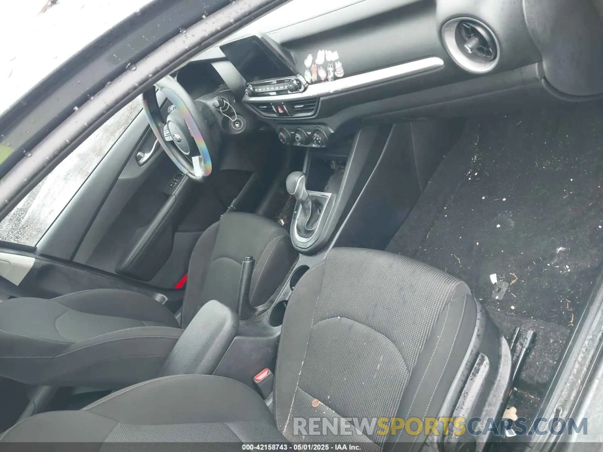 5 Photograph of a damaged car 3KPF24AD9LE187814 KIA FORTE 2020