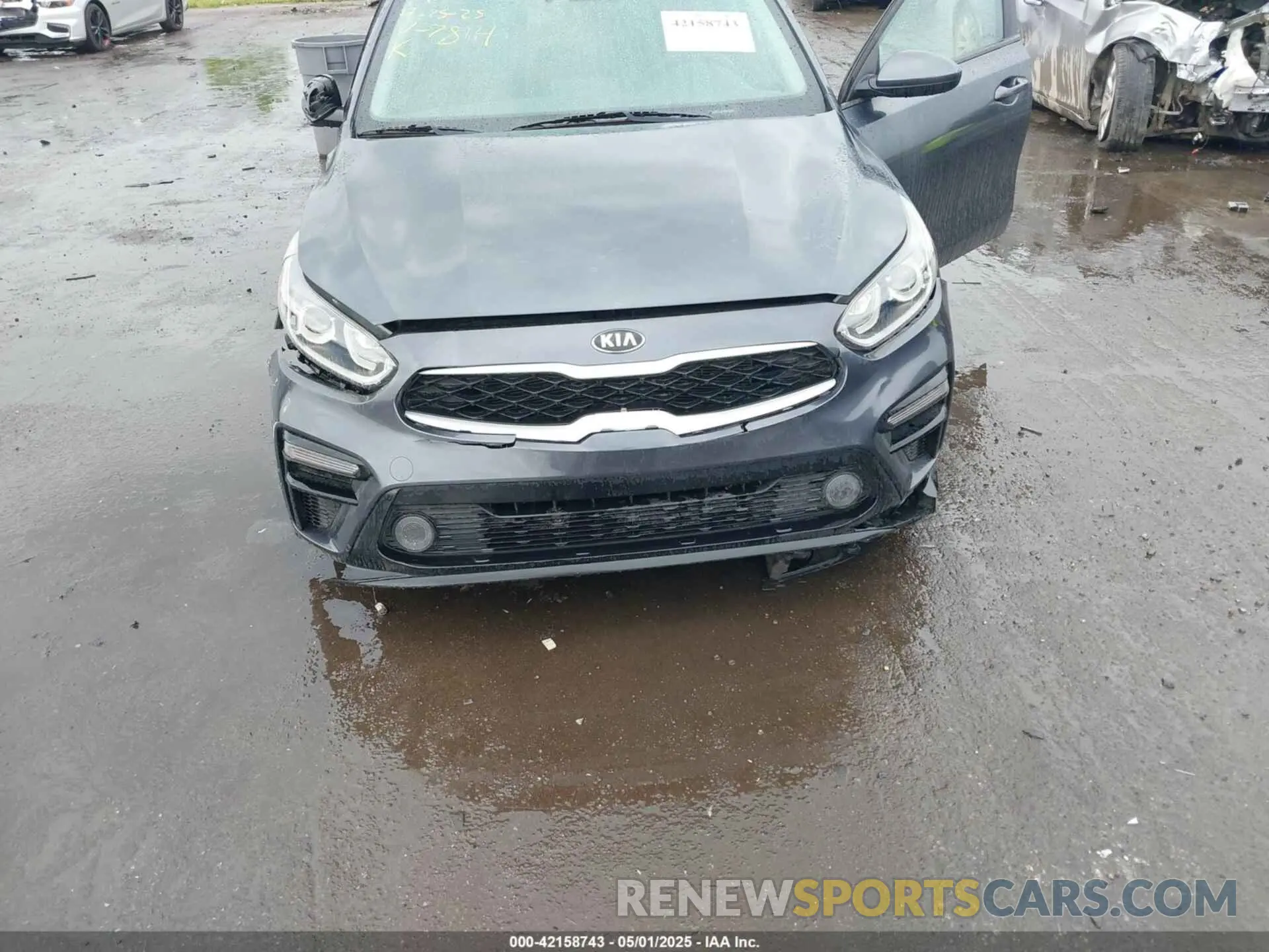 6 Photograph of a damaged car 3KPF24AD9LE187814 KIA FORTE 2020