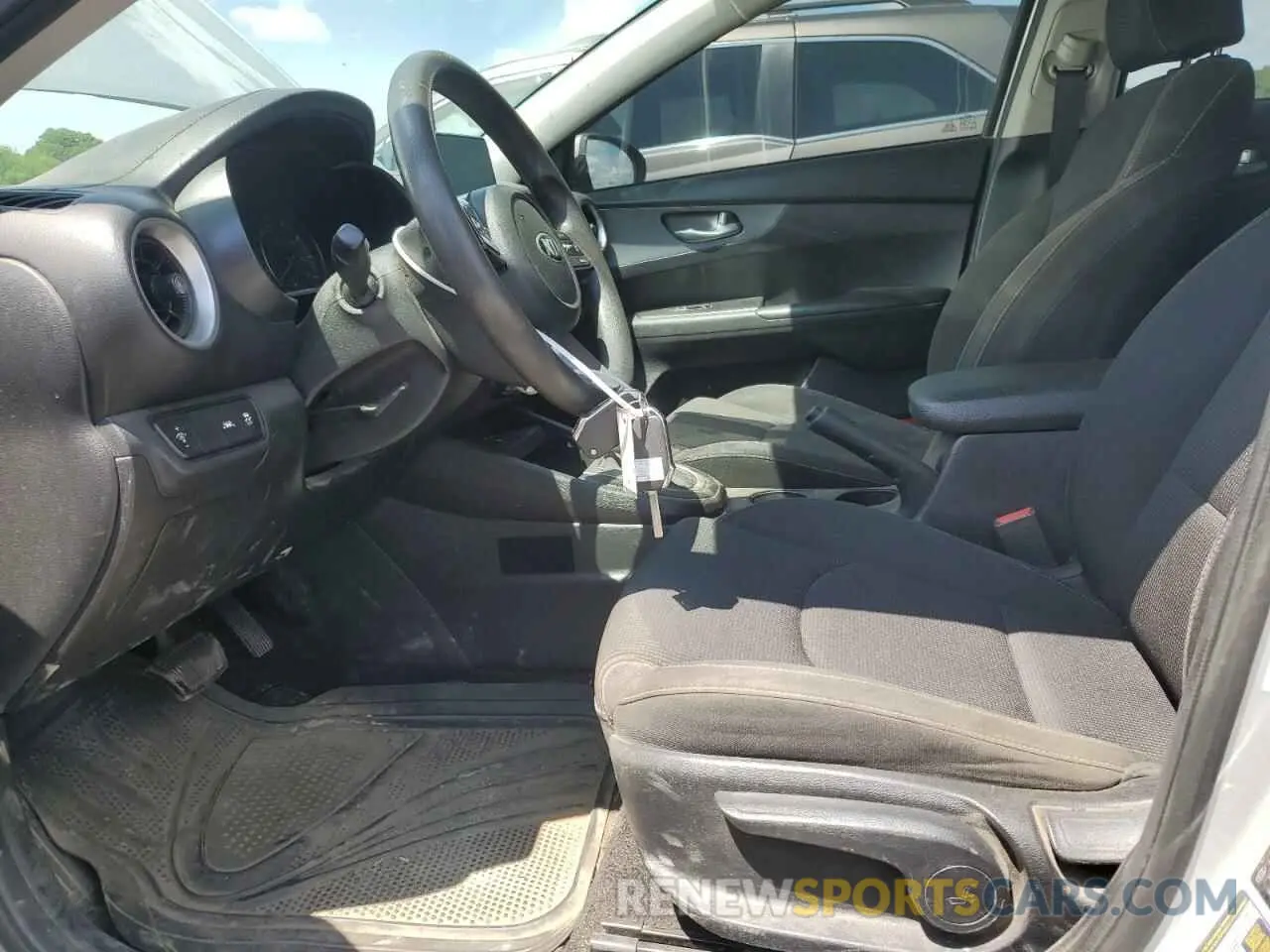 7 Фотография поврежденного автомобиля 3KPF24AD9LE202702 KIA FORTE 2020