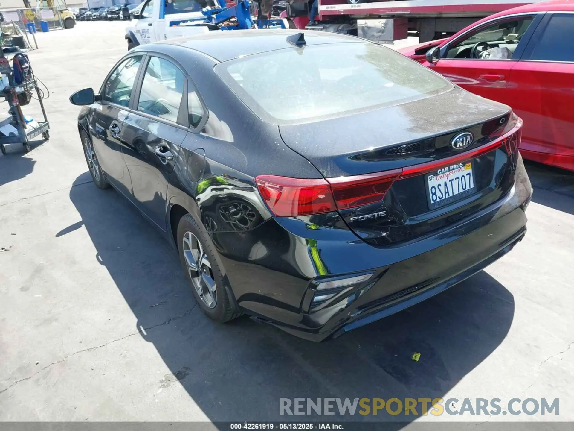 3 Photograph of a damaged car 3KPF24AD9LE250832 KIA FORTE 2020