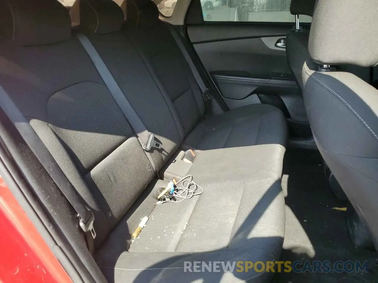 10 Photograph of a damaged car 3KPF24ADXLE143854 KIA FORTE 2020