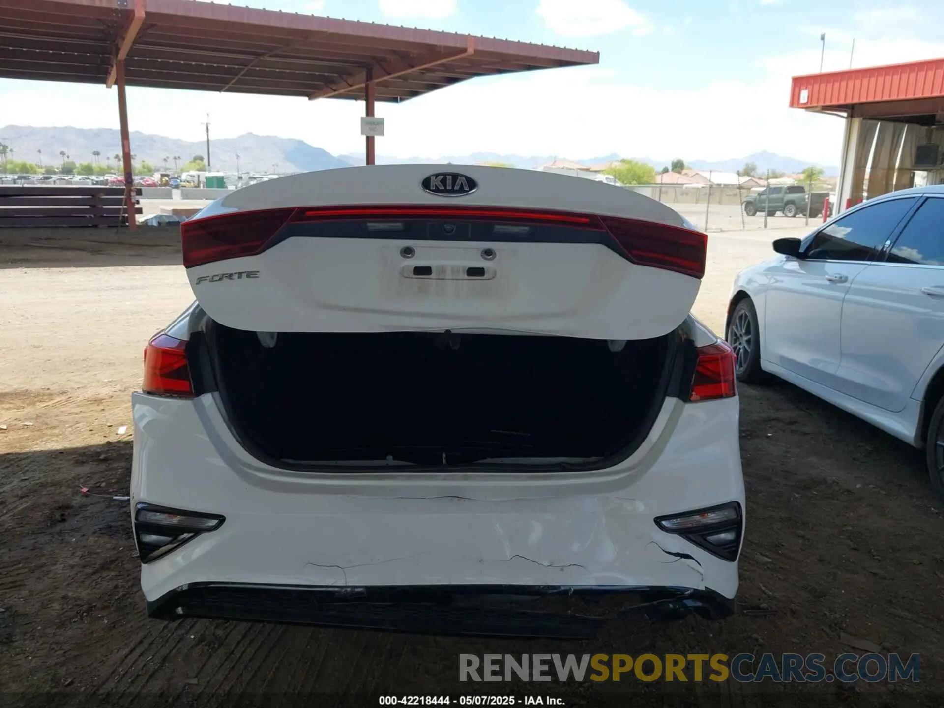6 Фотография поврежденного автомобиля 3KPF24ADXLE152263 KIA FORTE 2020
