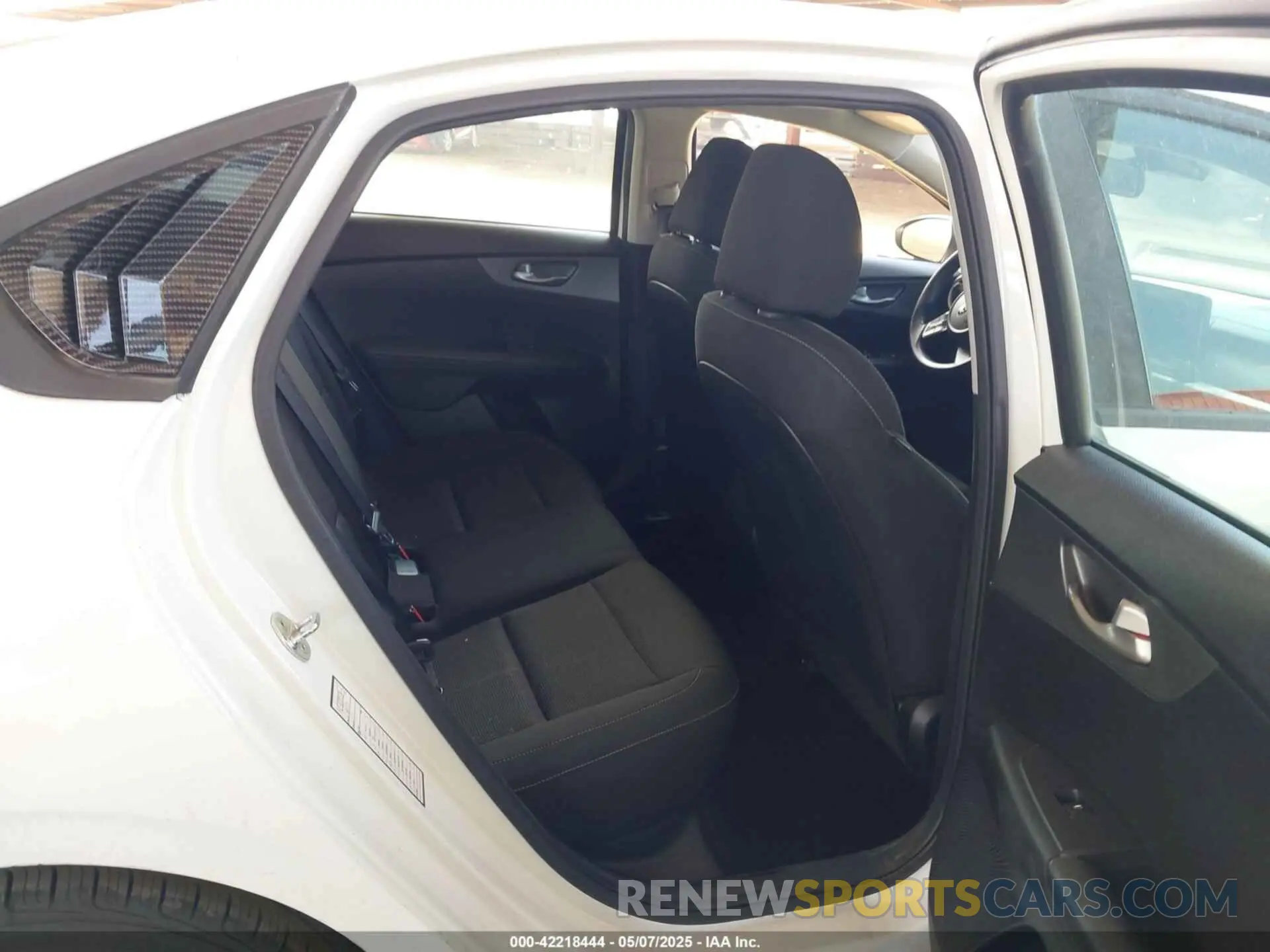 8 Фотография поврежденного автомобиля 3KPF24ADXLE152263 KIA FORTE 2020