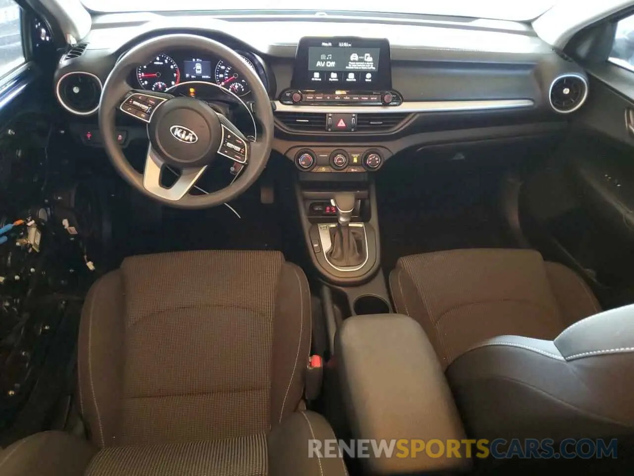 8 Фотография поврежденного автомобиля 3KPF24ADXLE202210 KIA FORTE 2020
