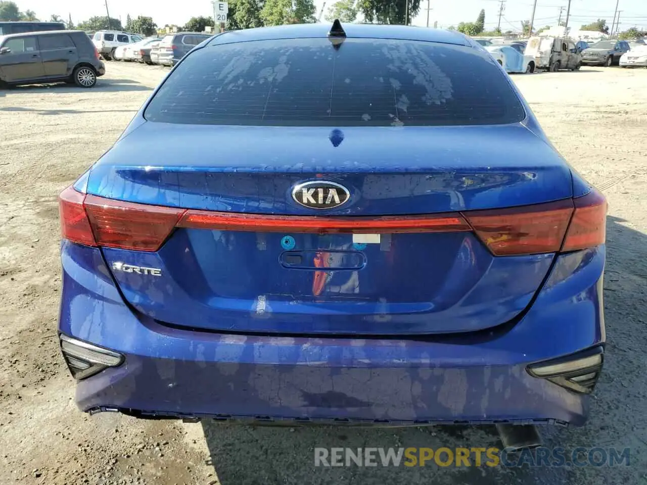 6 Photograph of a damaged car 3KPF24ADXLE209643 KIA FORTE 2020