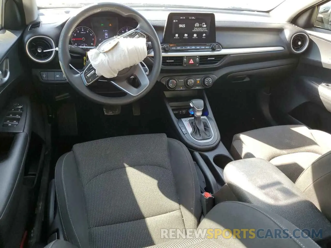 8 Фотография поврежденного автомобиля 3KPF24ADXLE217533 KIA FORTE 2020