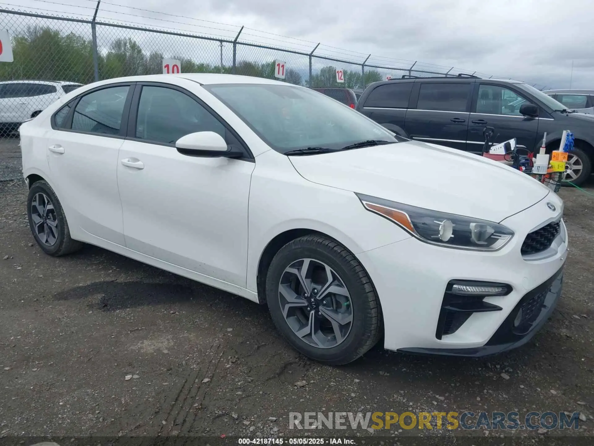 1 Photograph of a damaged car 3KPF24ADXLE245073 KIA FORTE 2020
