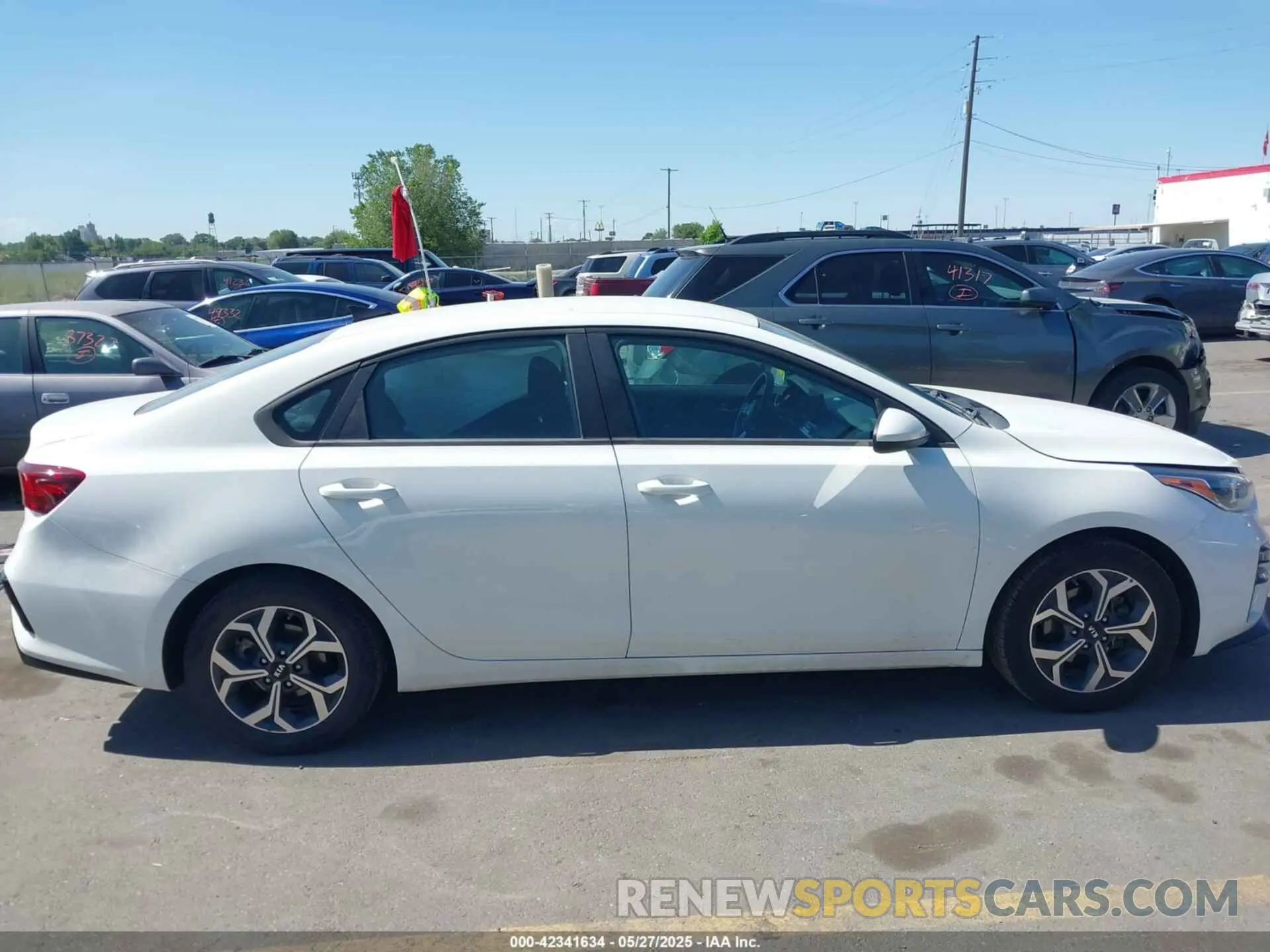 13 Photograph of a damaged car 3KPF24ADXLE245719 KIA FORTE 2020