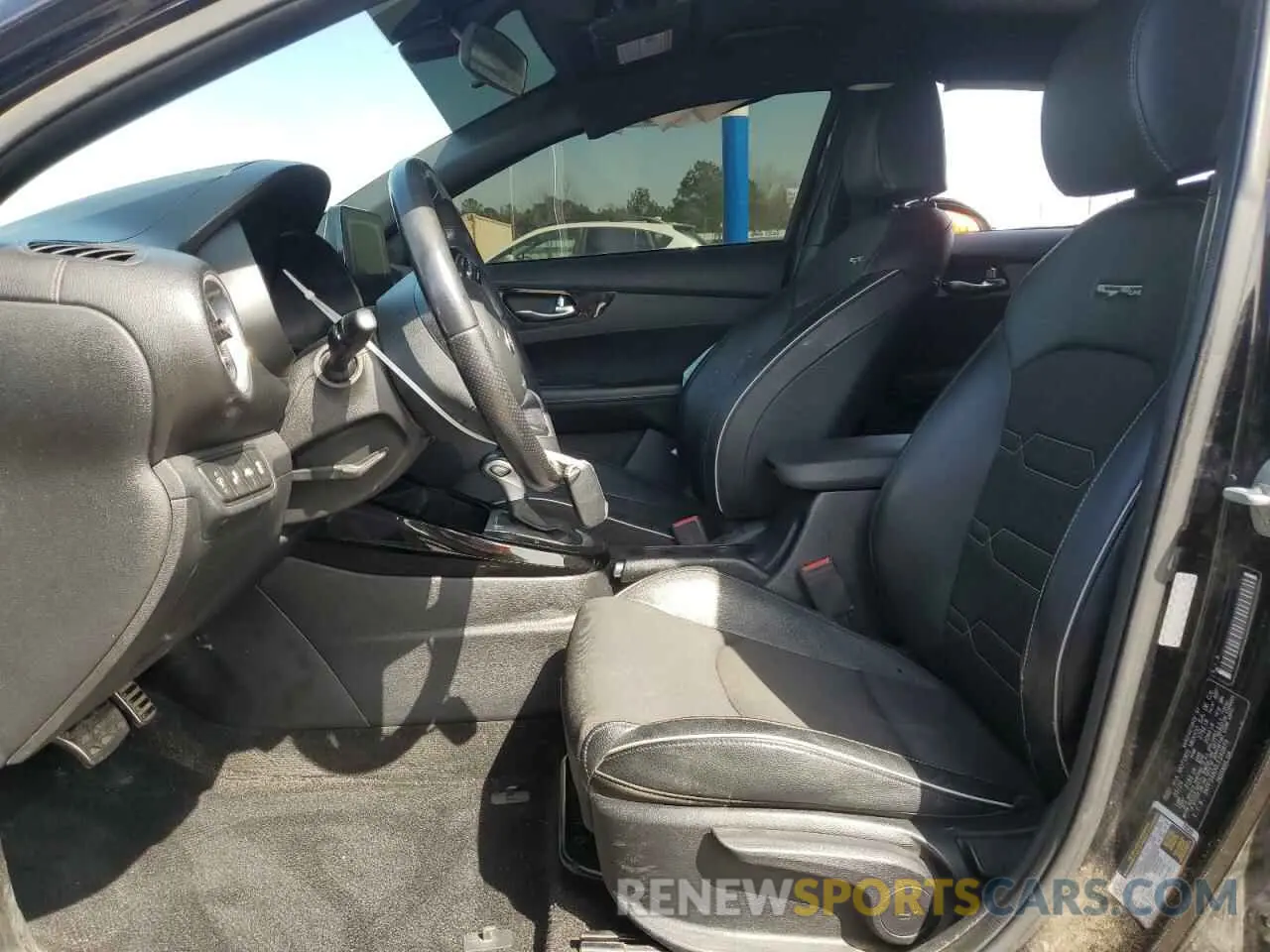 7 Photograph of a damaged car 3KPF34AD0LE240879 KIA FORTE 2020