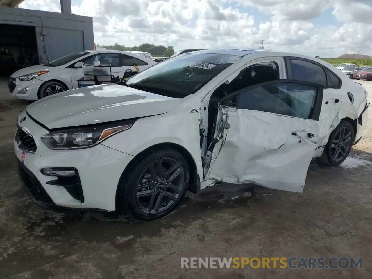 1 Фотография поврежденного автомобиля 3KPF34AD1LE178876 KIA FORTE 2020