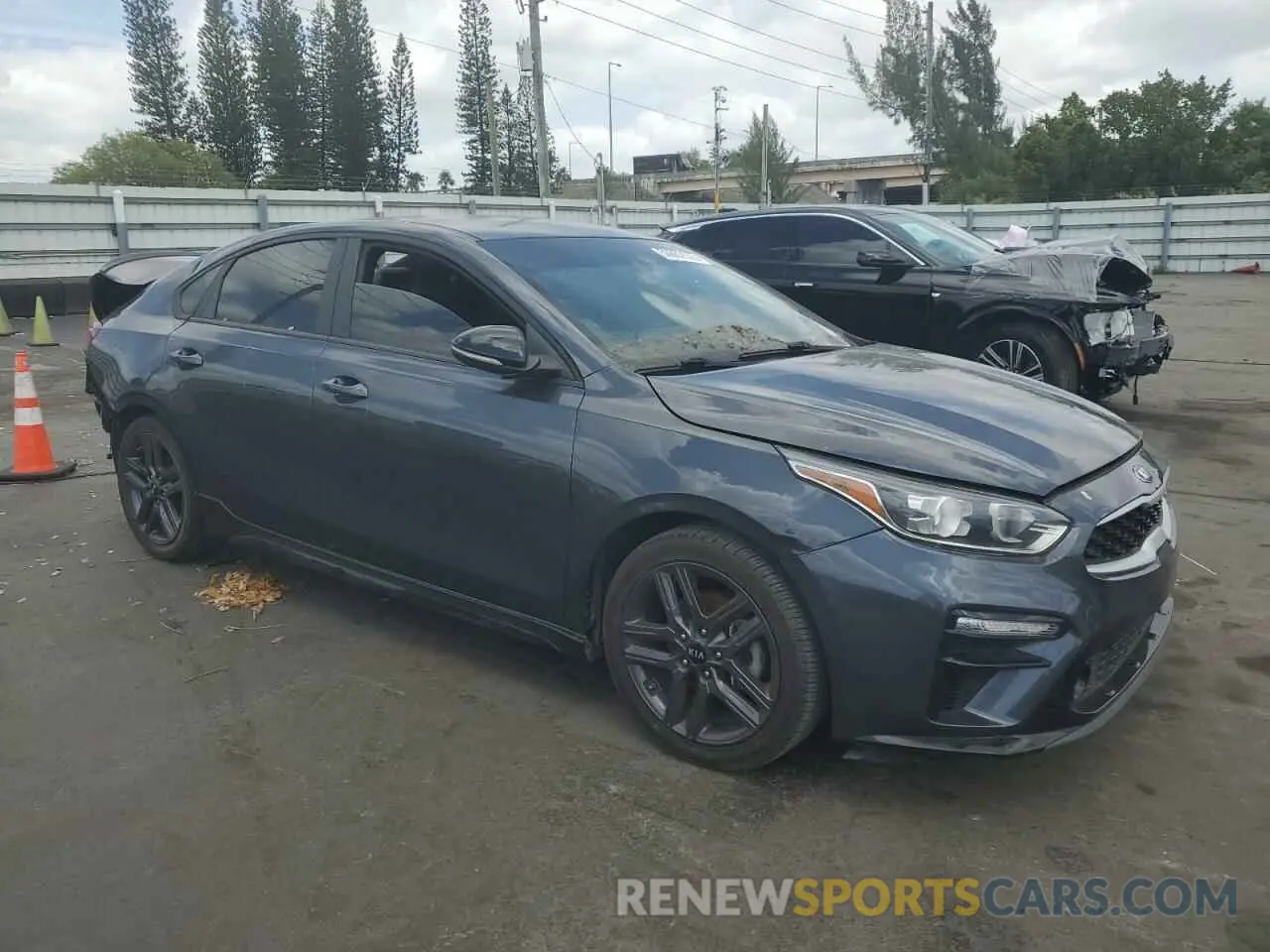 4 Photograph of a damaged car 3KPF34AD1LE249543 KIA FORTE 2020