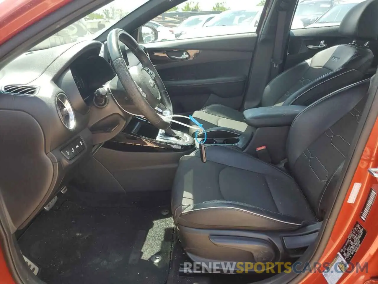 7 Photograph of a damaged car 3KPF34AD1LE258016 KIA FORTE 2020