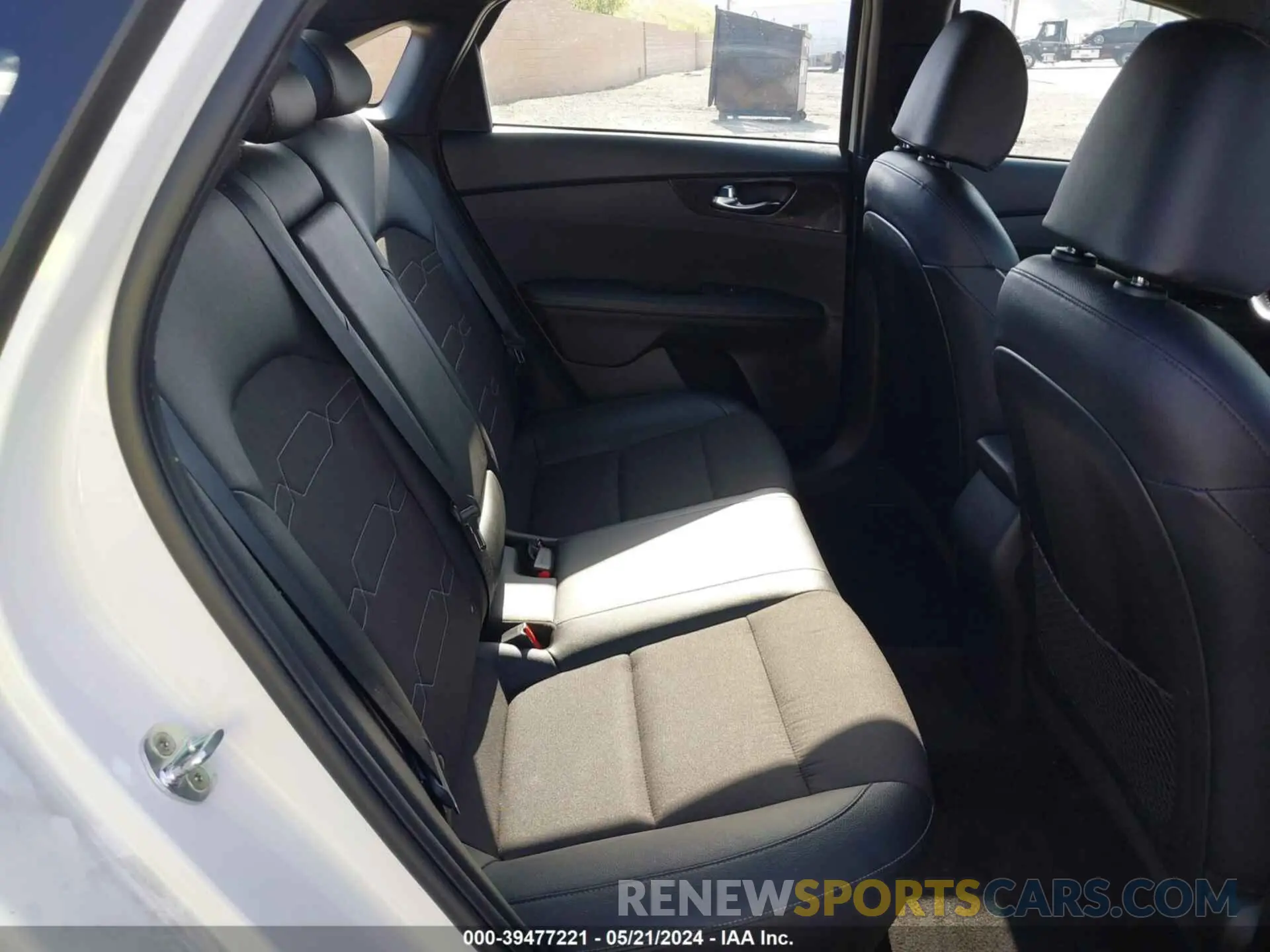 8 Фотография поврежденного автомобиля 3KPF34AD1LE260672 KIA FORTE 2020