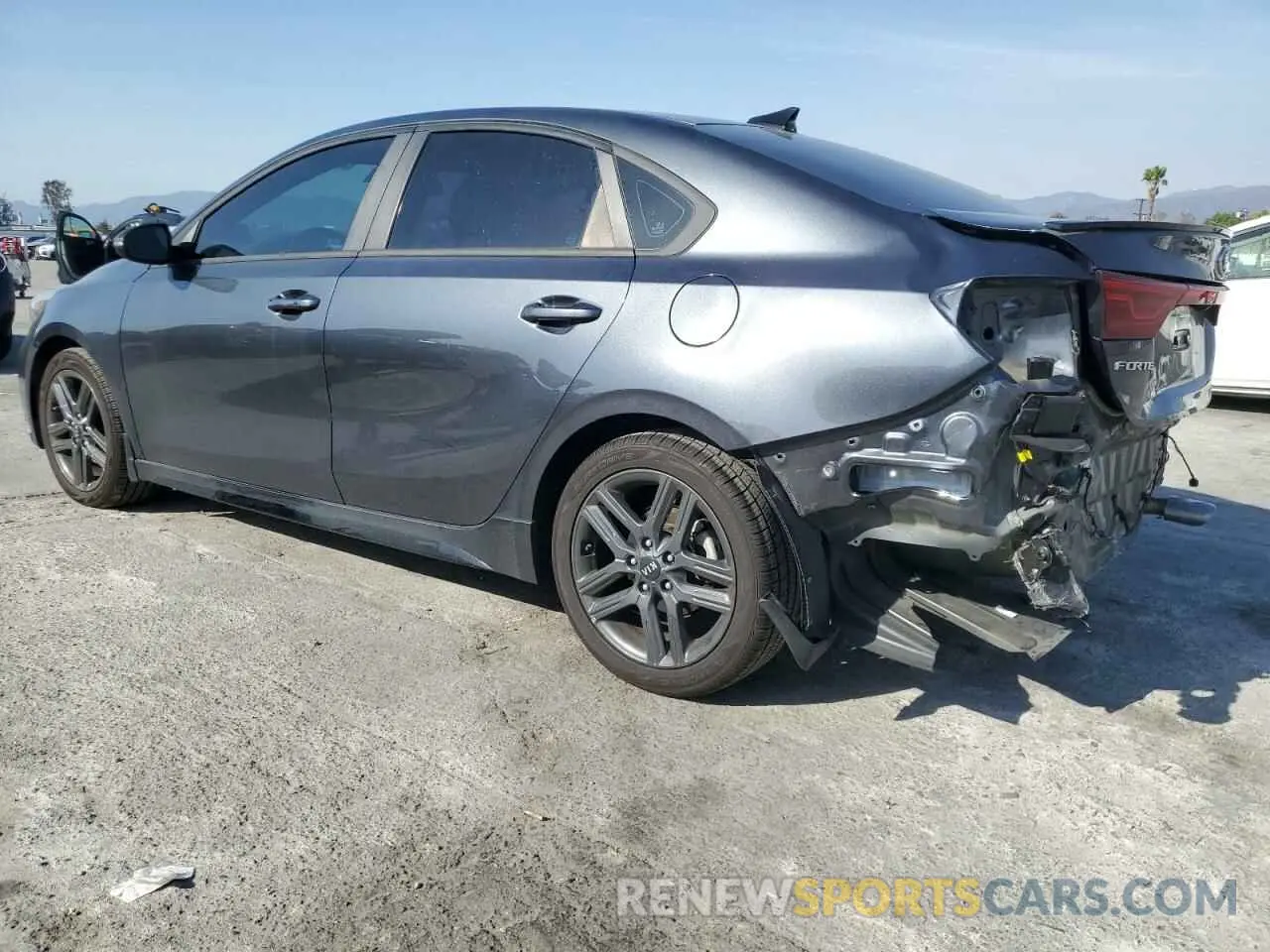2 Фотография поврежденного автомобиля 3KPF34AD3LE255263 KIA FORTE 2020