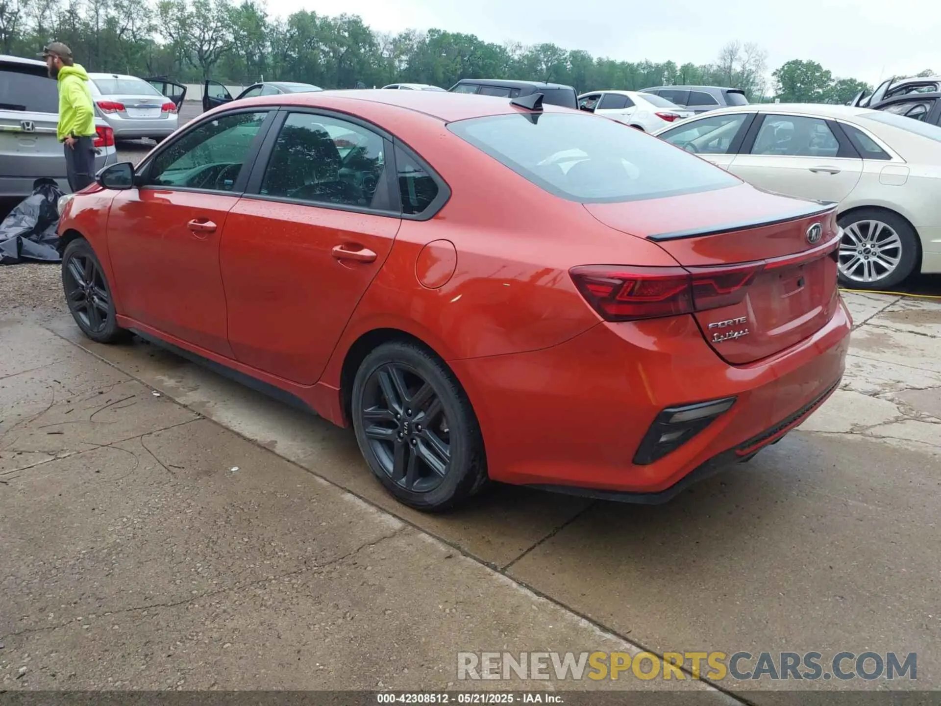 3 Photograph of a damaged car 3KPF34AD3LE260009 KIA FORTE 2020