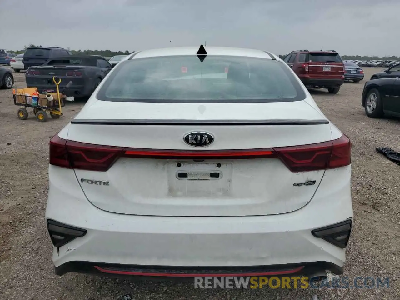 6 Фотография поврежденного автомобиля 3KPF34AD5LE200104 KIA FORTE 2020