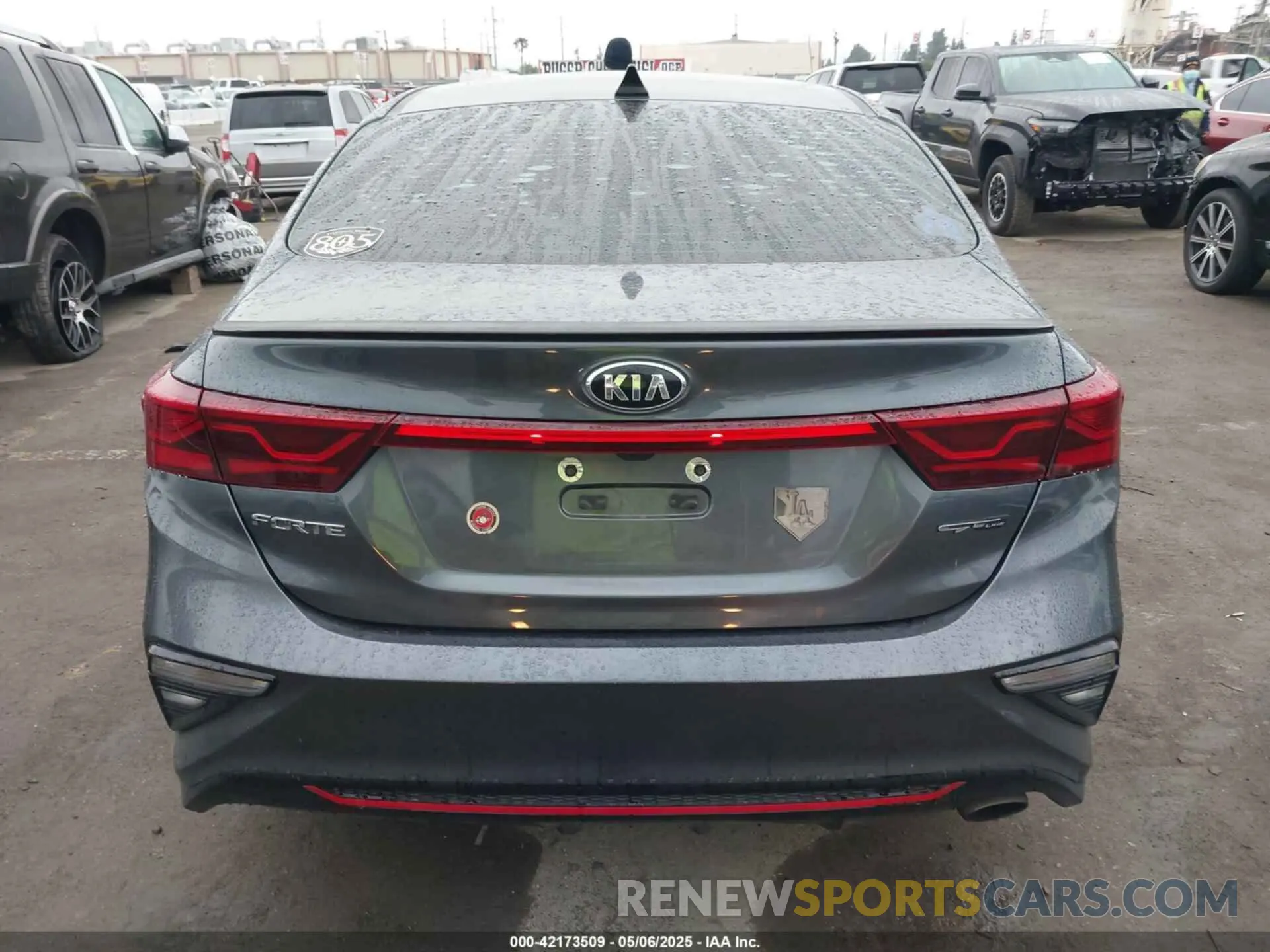 16 Photograph of a damaged car 3KPF34AD6LE213279 KIA FORTE 2020