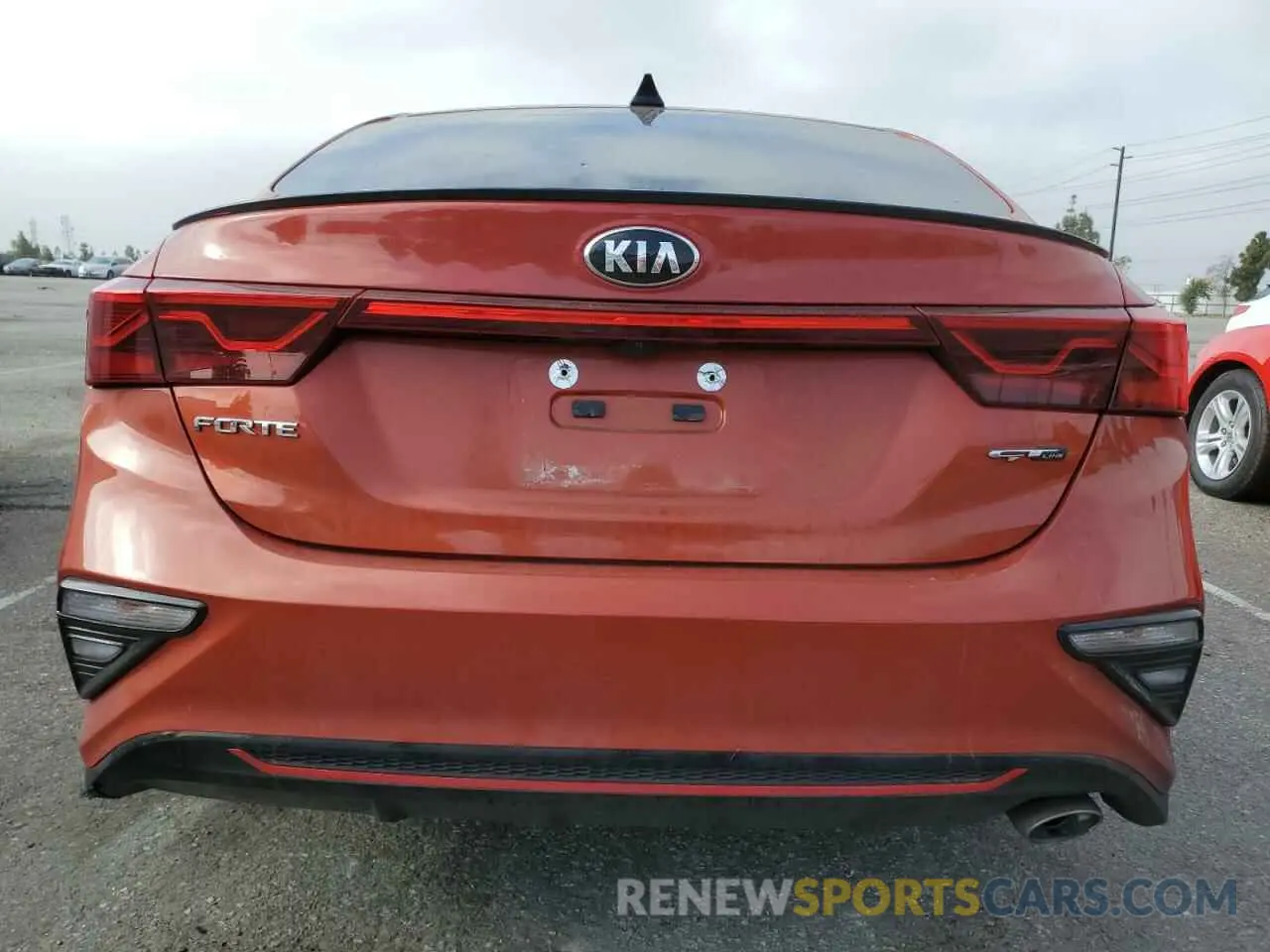 6 Photograph of a damaged car 3KPF34AD6LE260005 KIA FORTE 2020