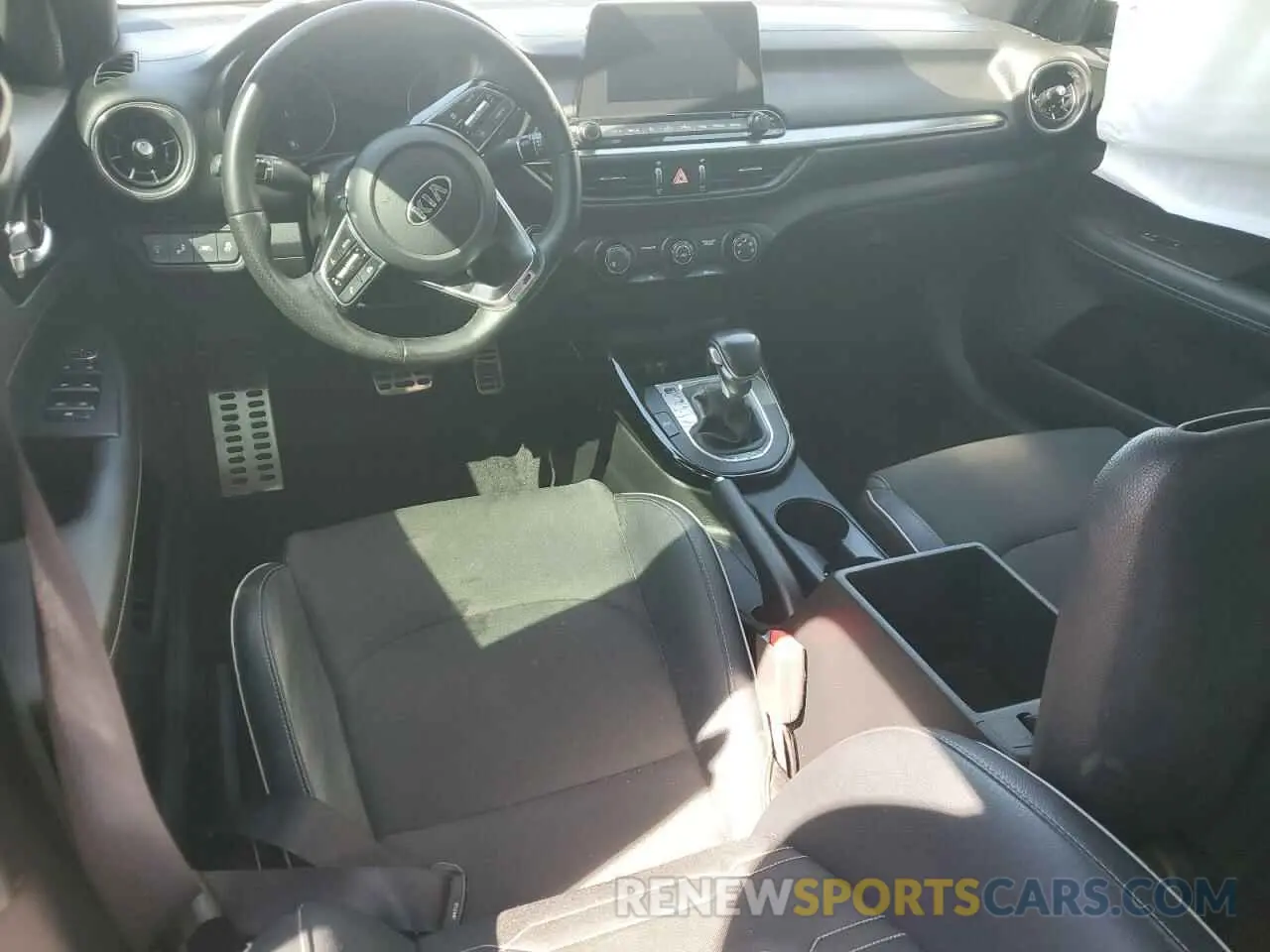 8 Фотография поврежденного автомобиля 3KPF34AD7LE160673 KIA FORTE 2020