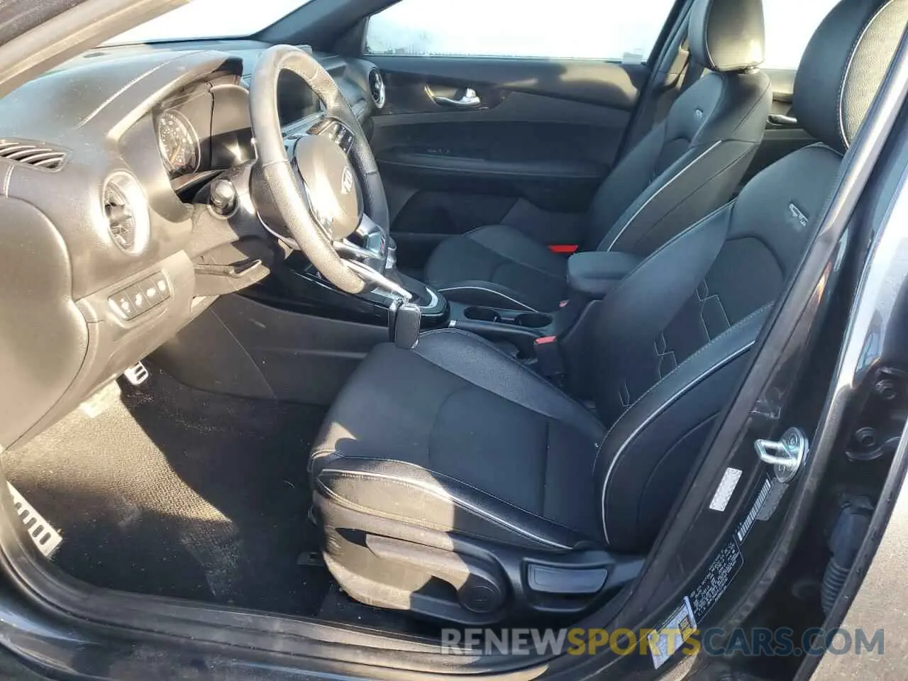 7 Фотография поврежденного автомобиля 3KPF34AD7LE256190 KIA FORTE 2020
