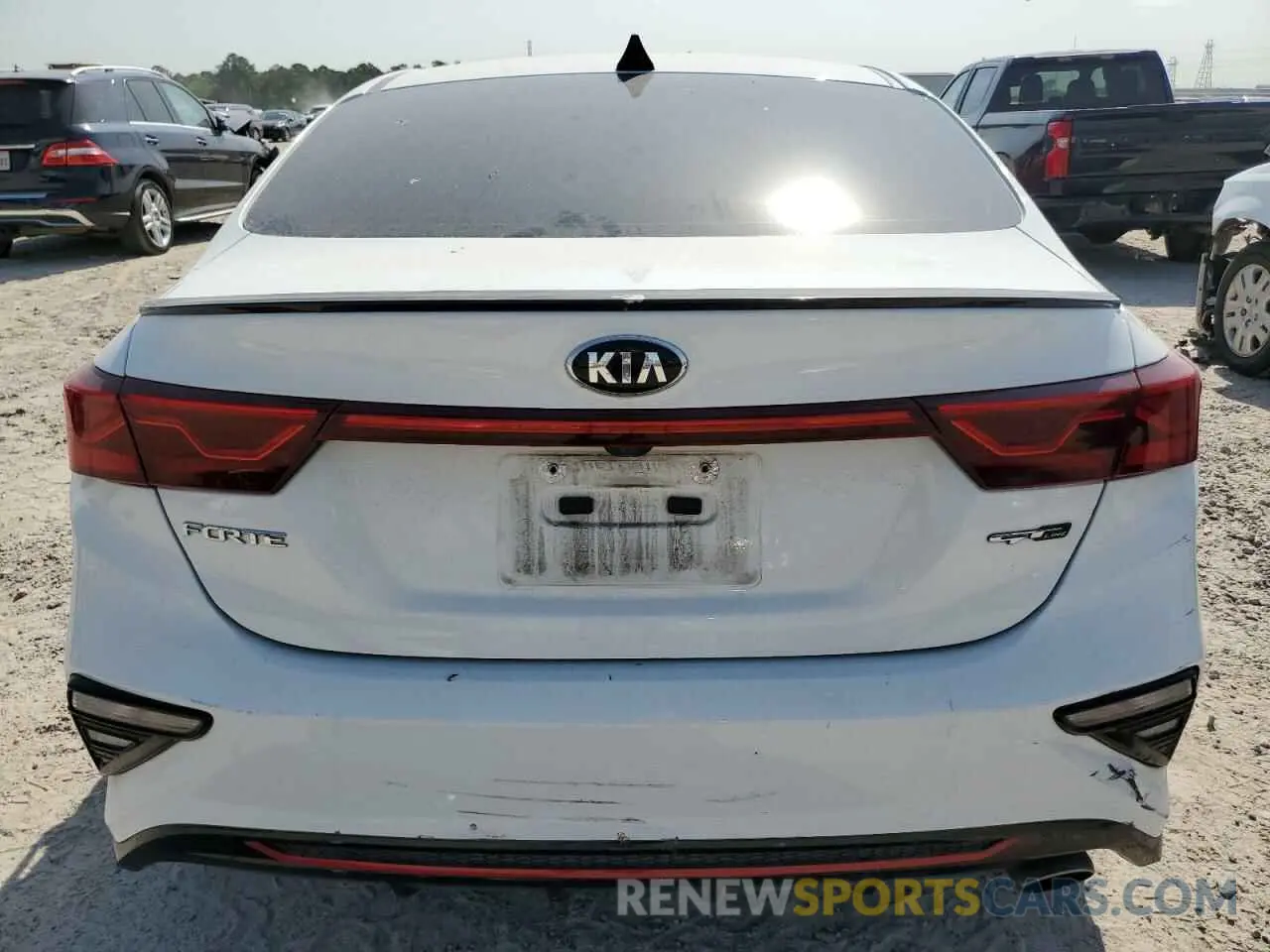 6 Photograph of a damaged car 3KPF34AD8LE242850 KIA FORTE 2020