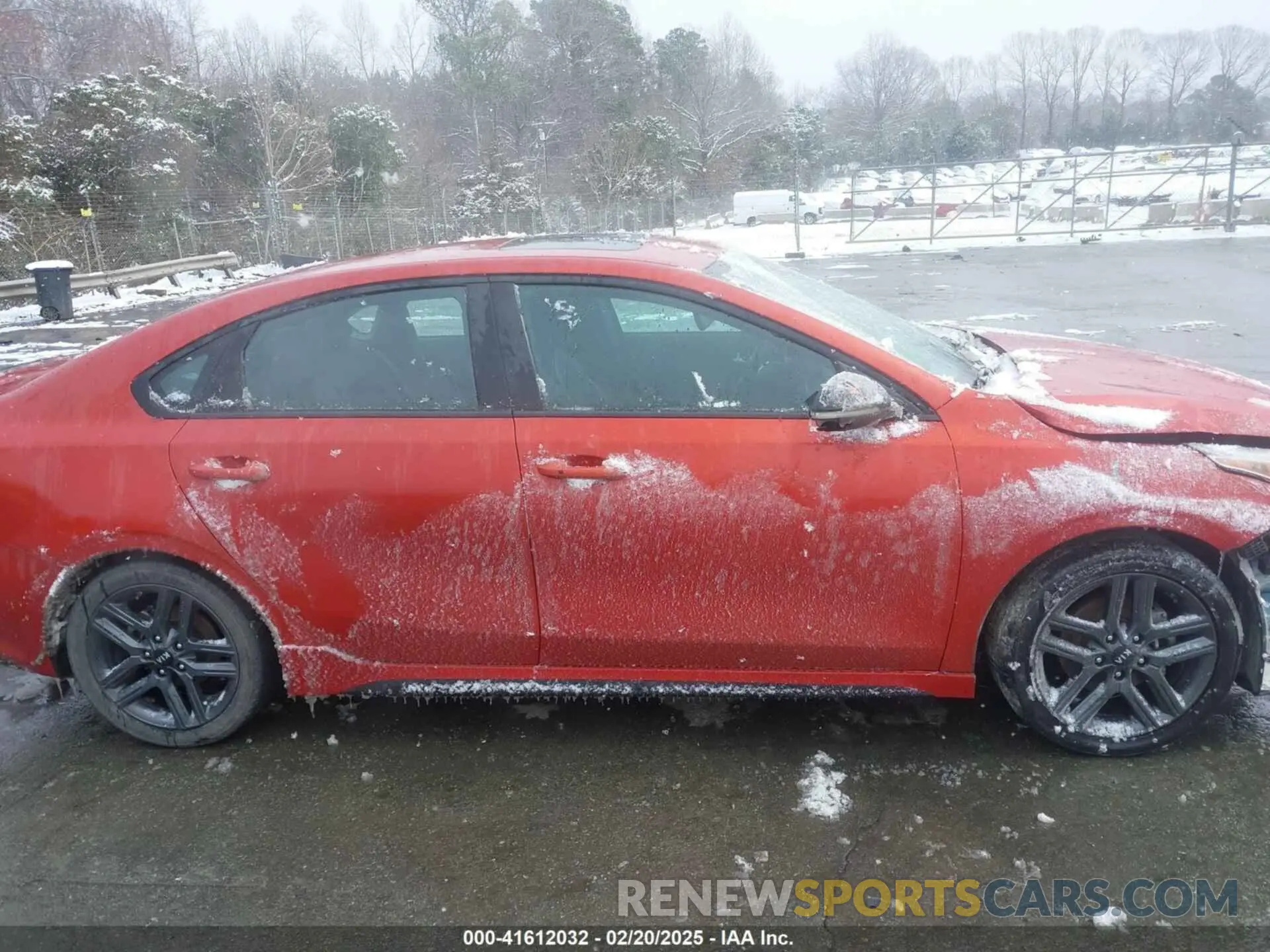 13 Photograph of a damaged car 3KPF34ADXLE152552 KIA FORTE 2020