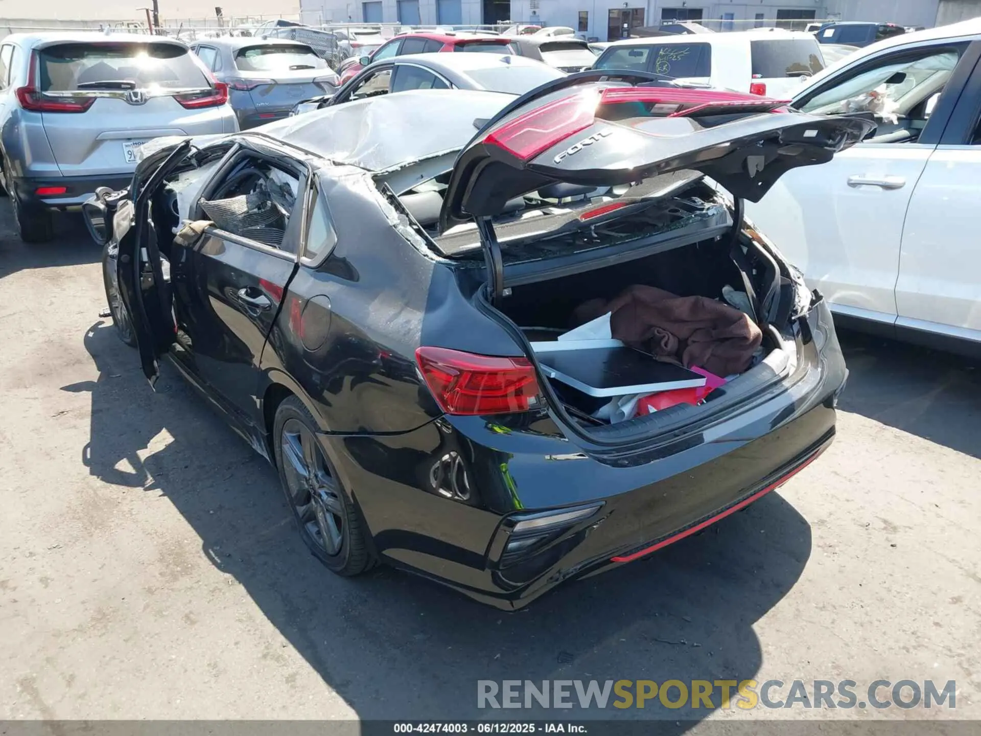 3 Photograph of a damaged car 3KPF34ADXLE247337 KIA FORTE 2020