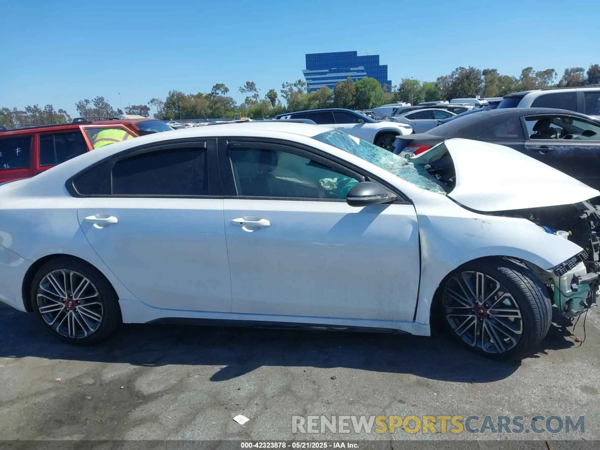 13 Photograph of a damaged car 3KPF44AC1LE158745 KIA FORTE 2020